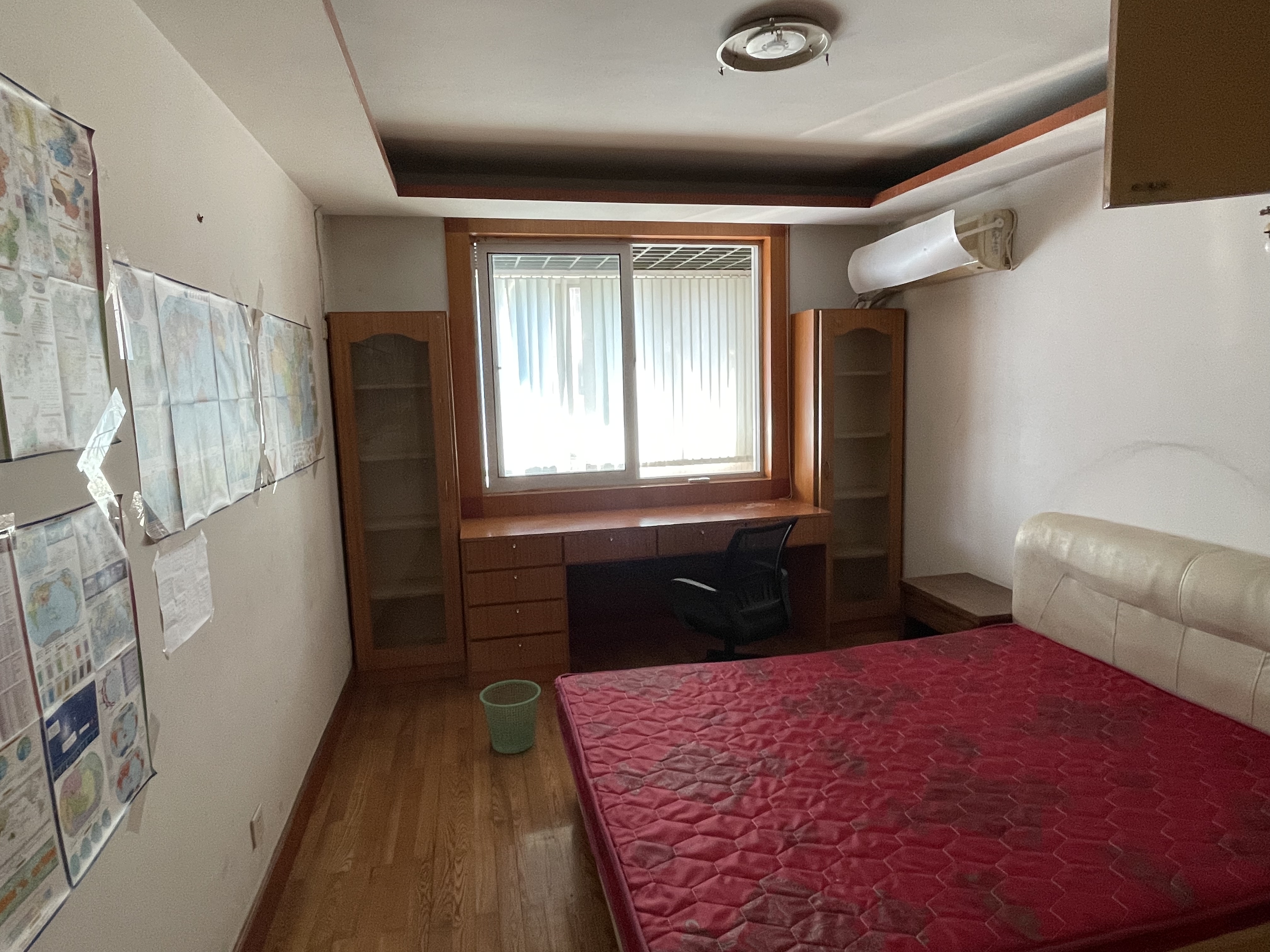虹桥东村 3室2厅1卫 131.58m²
