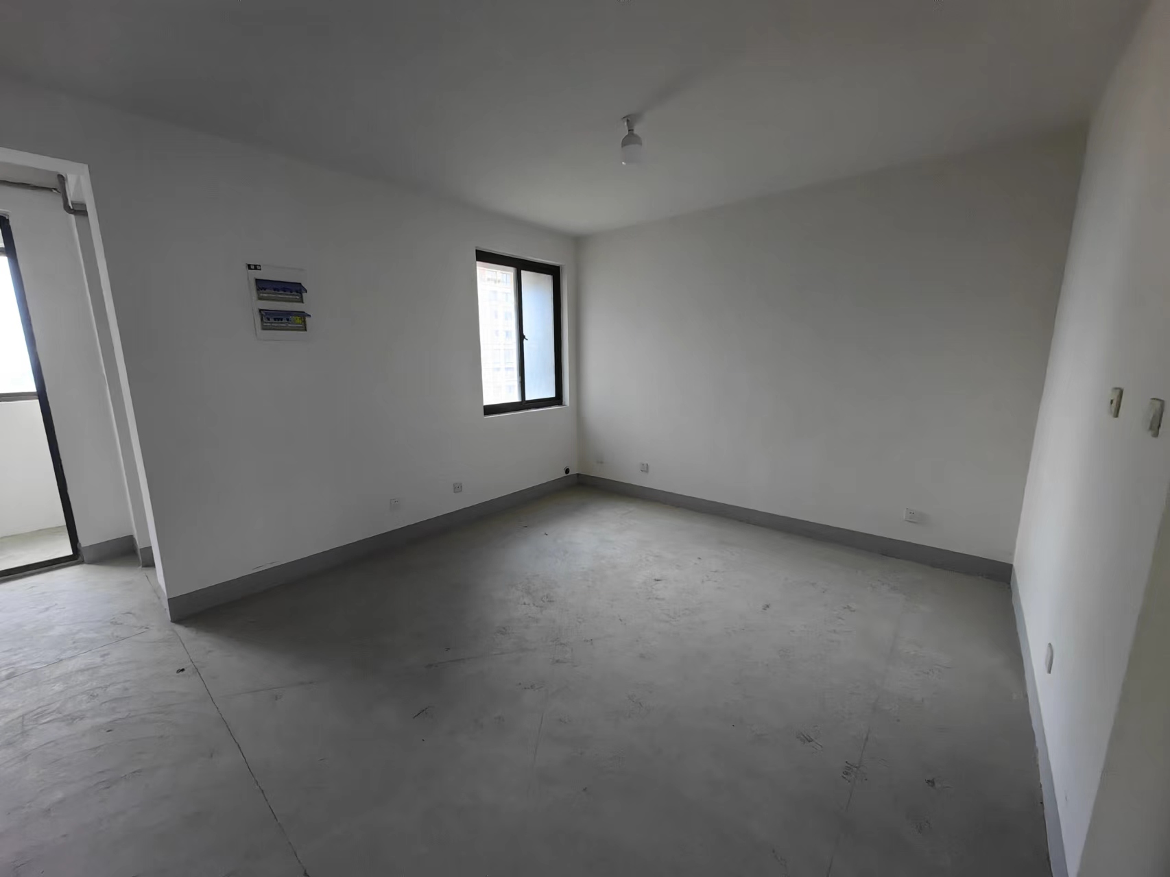 兴石花园 3室1厅1卫 105m&sup2;