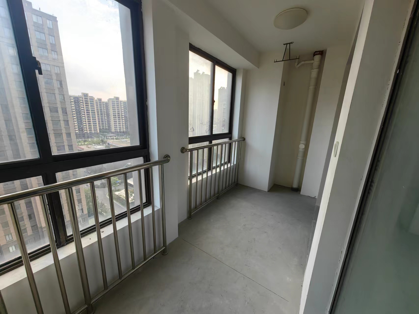 兴石花园 3室1厅1卫 105m&sup2;