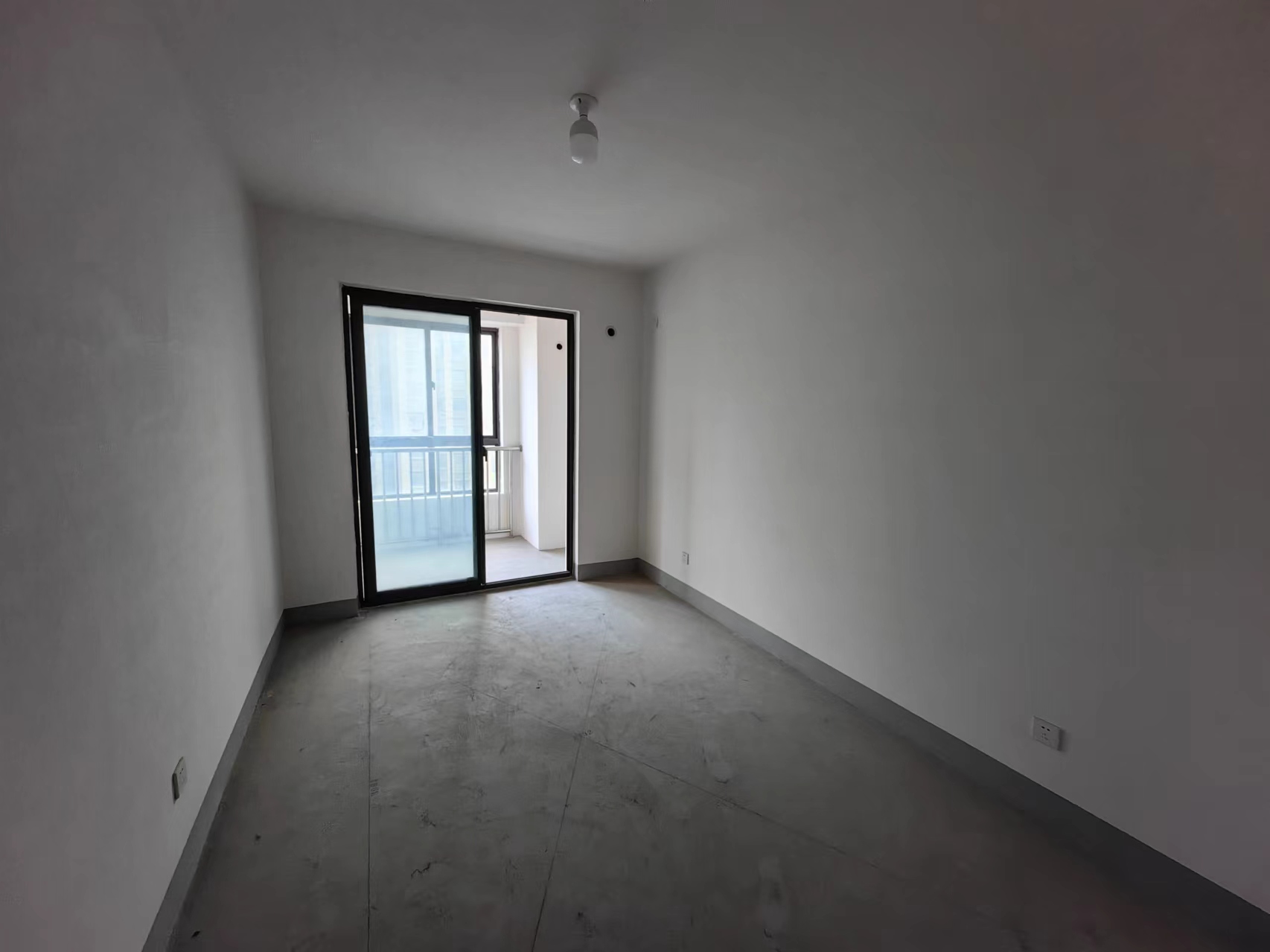 兴石花园 3室1厅1卫 105m&sup2;