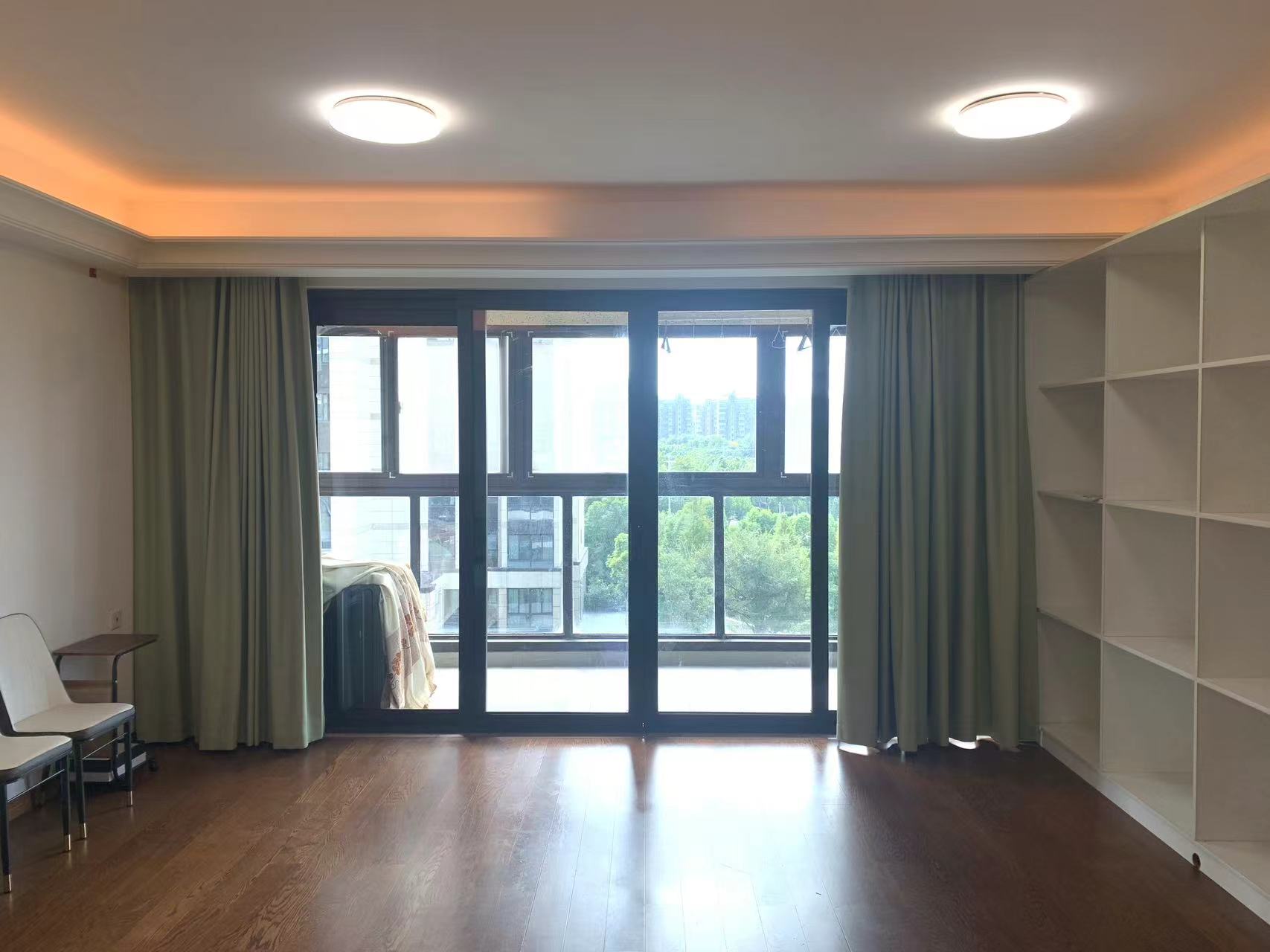 雍华府 3室2厅2卫 117.00m²