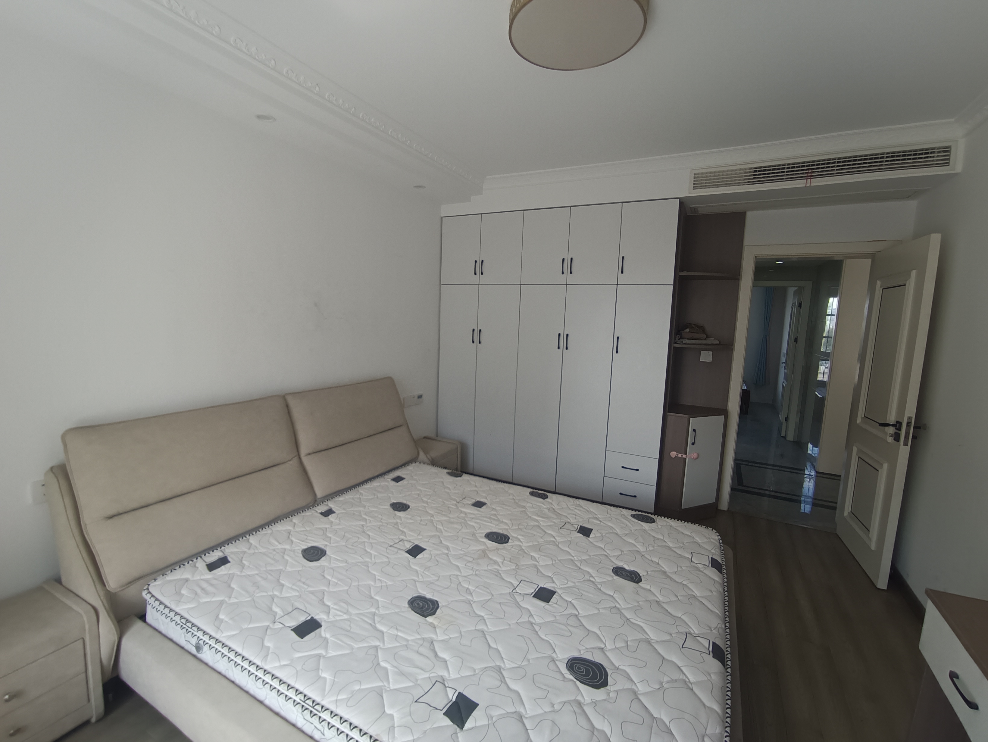 世茂九龙庭 3室2厅2卫 124m&sup2;