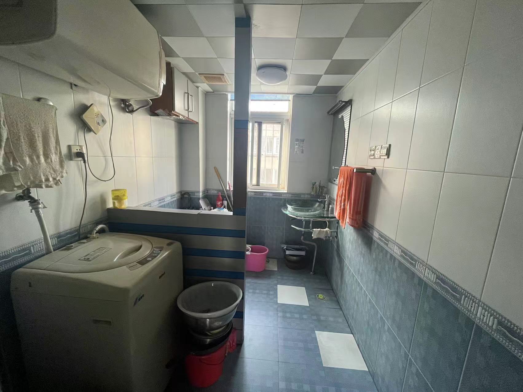 外滩小区 3室2厅1卫 115m&sup2;