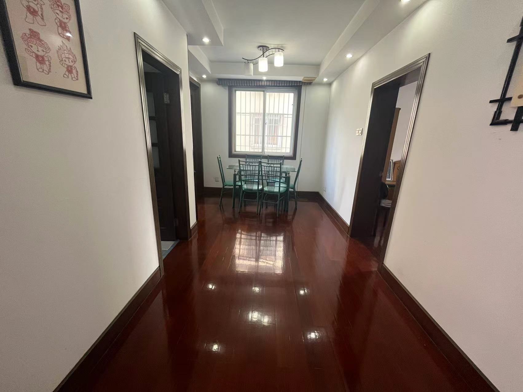 外滩小区 3室2厅1卫 115m²