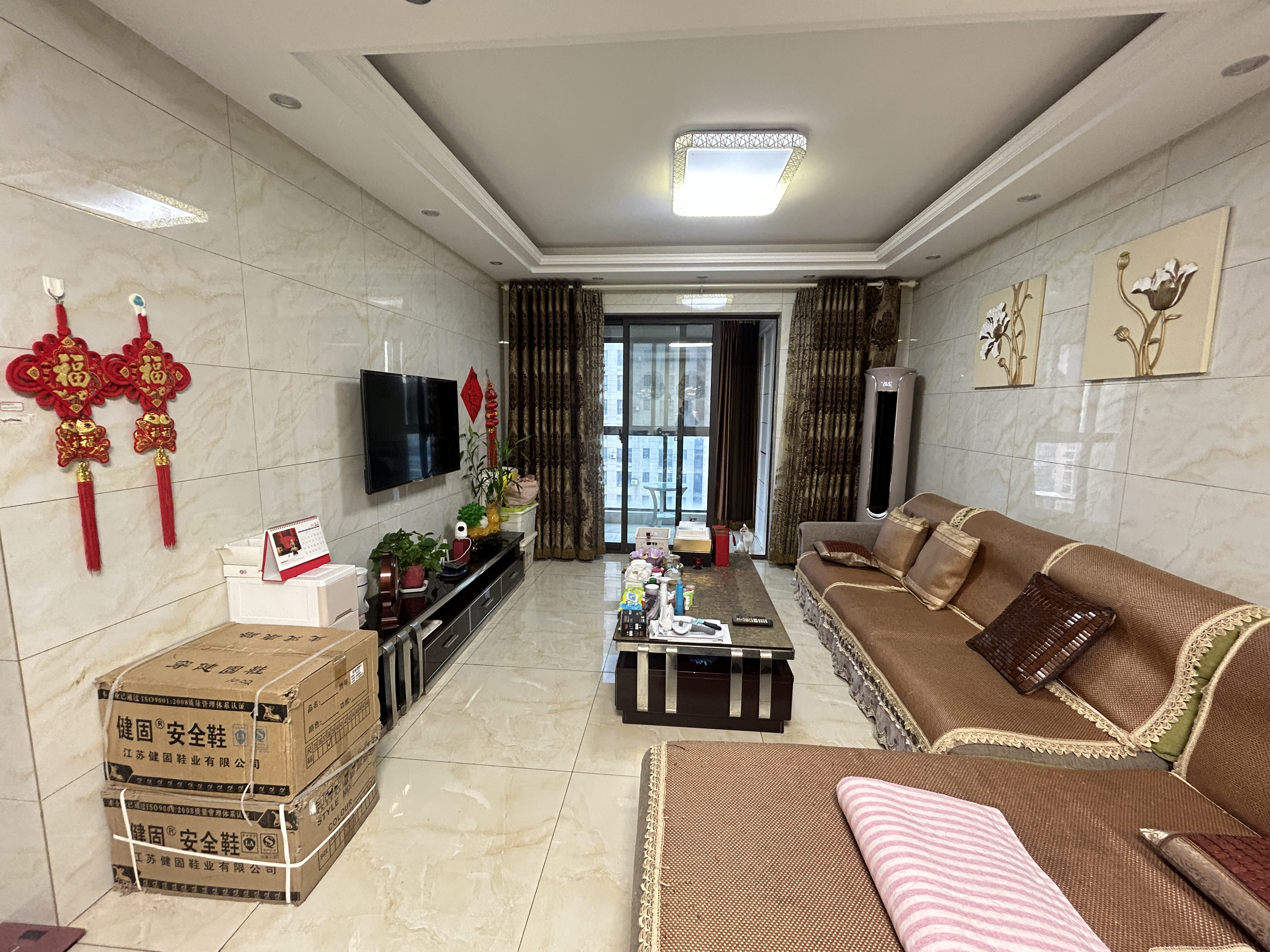 银洲&middot;皇家花园 2室2厅1卫 114m&sup2;