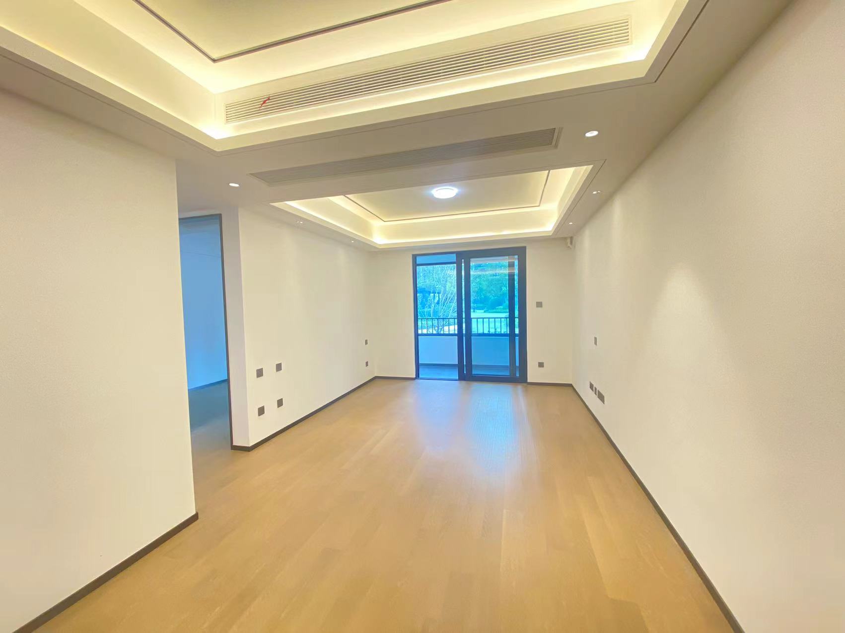 滨江道静园 3室2厅2卫 118m²