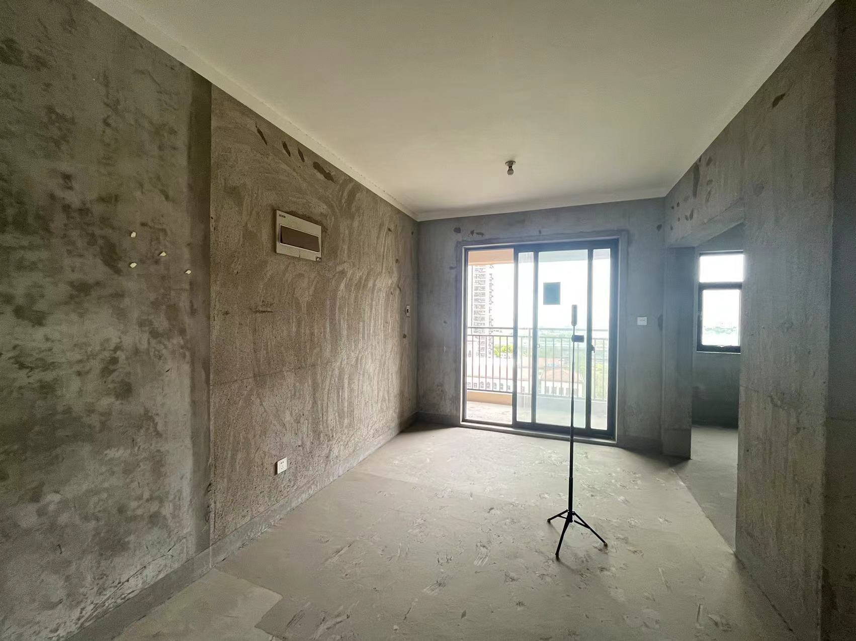 华强城 3室2厅2卫 123m&sup2;