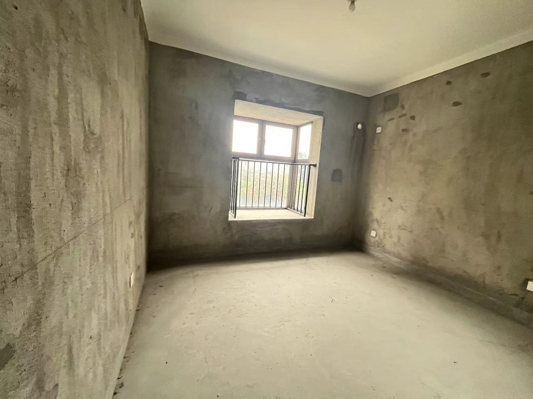 华强城 3室2厅2卫 123m&sup2;