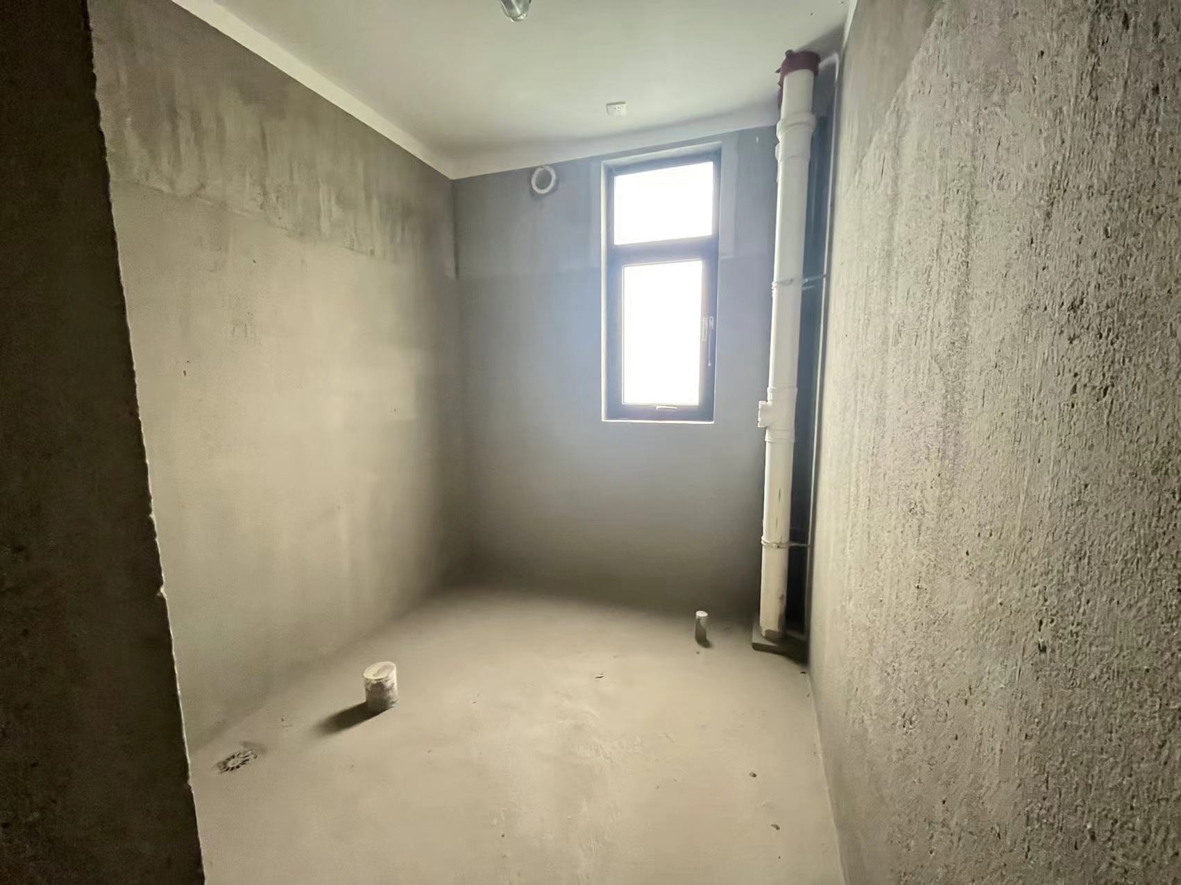 华强城 3室2厅2卫 123m&sup2;