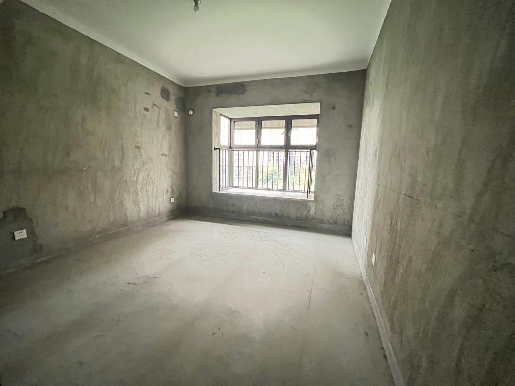 华强城 3室2厅2卫 123m&sup2;