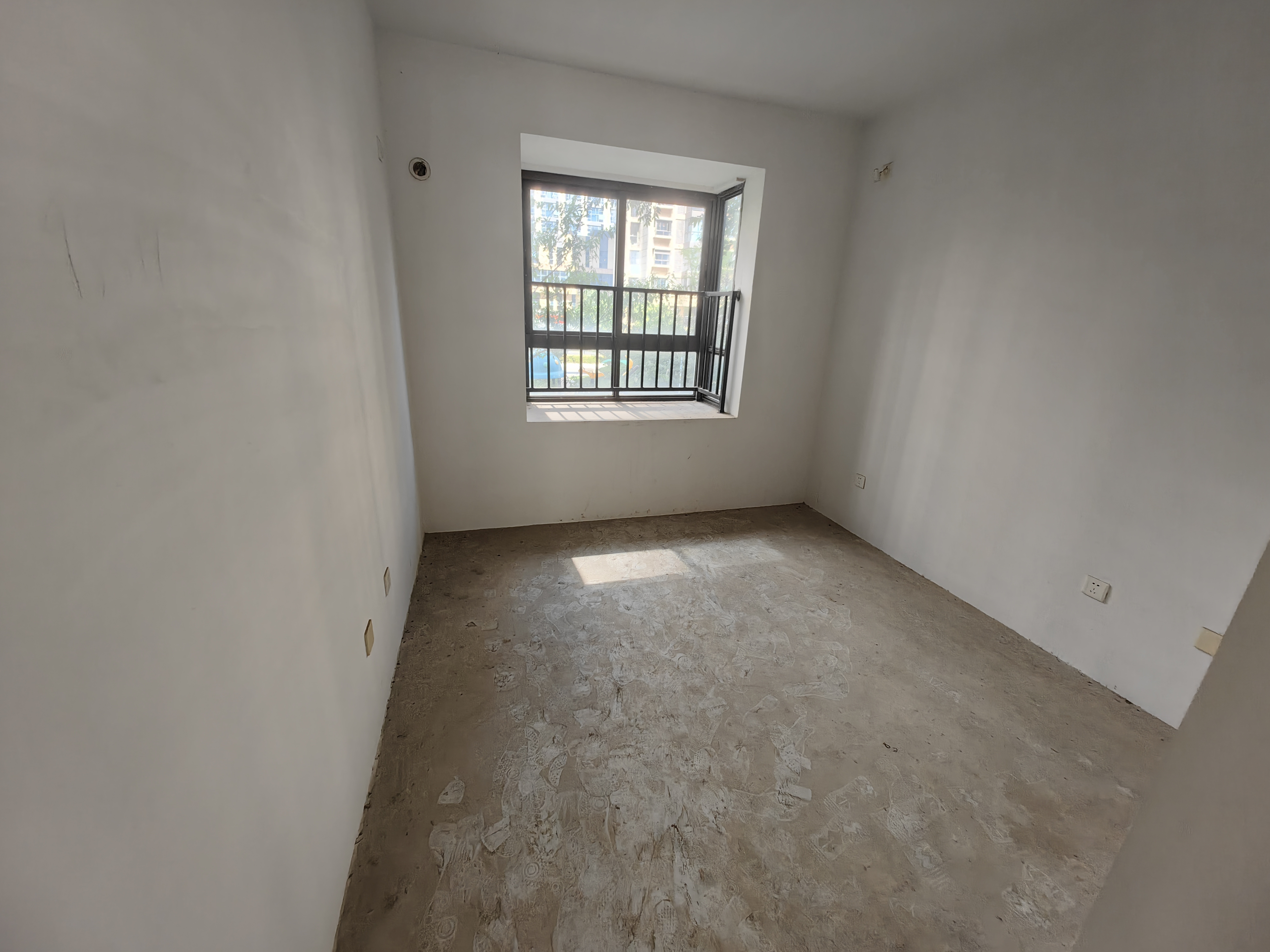 皇家花园北区 3室2厅2卫 117m²