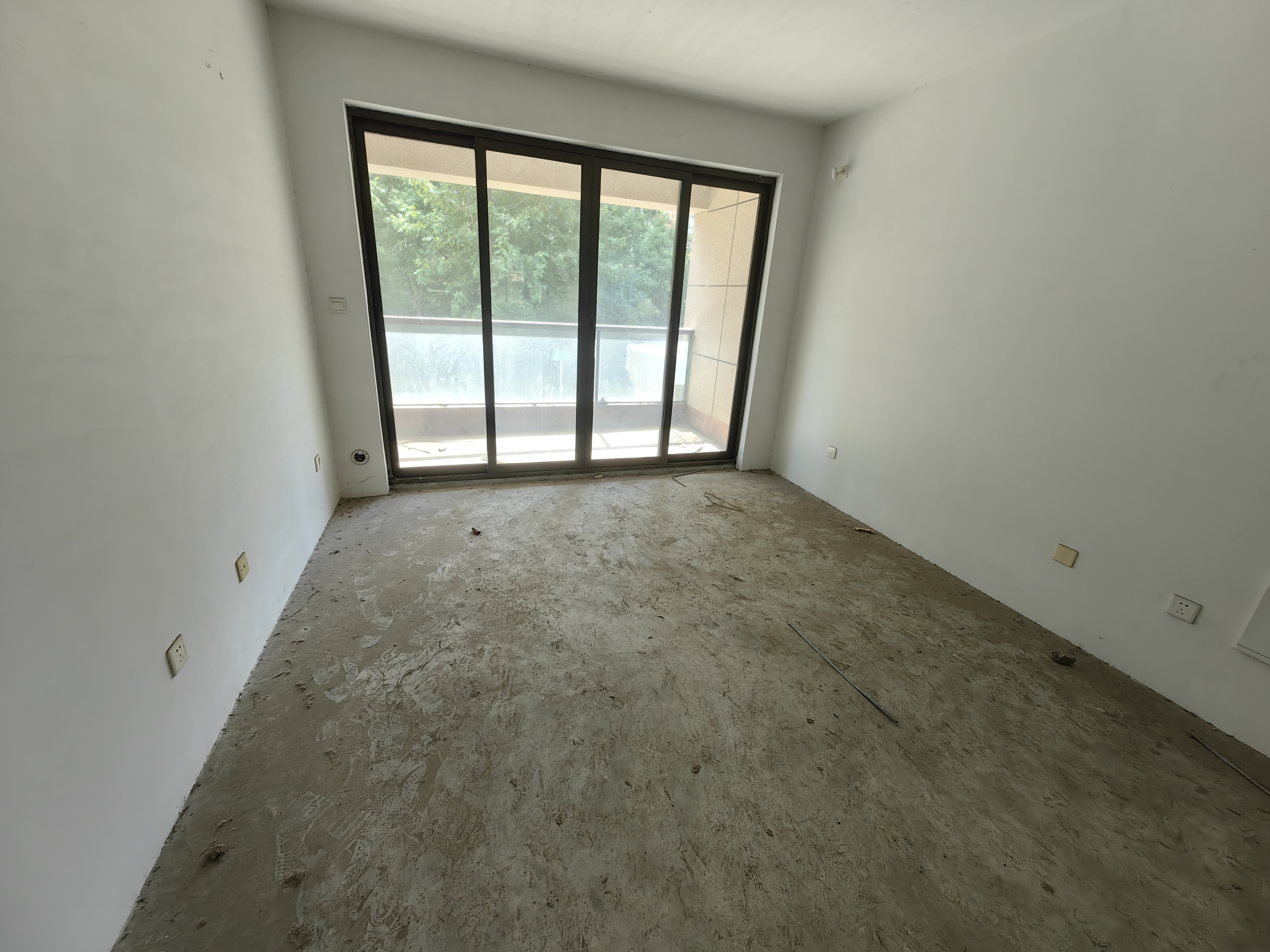 皇家花园北区 3室2厅2卫 117m²