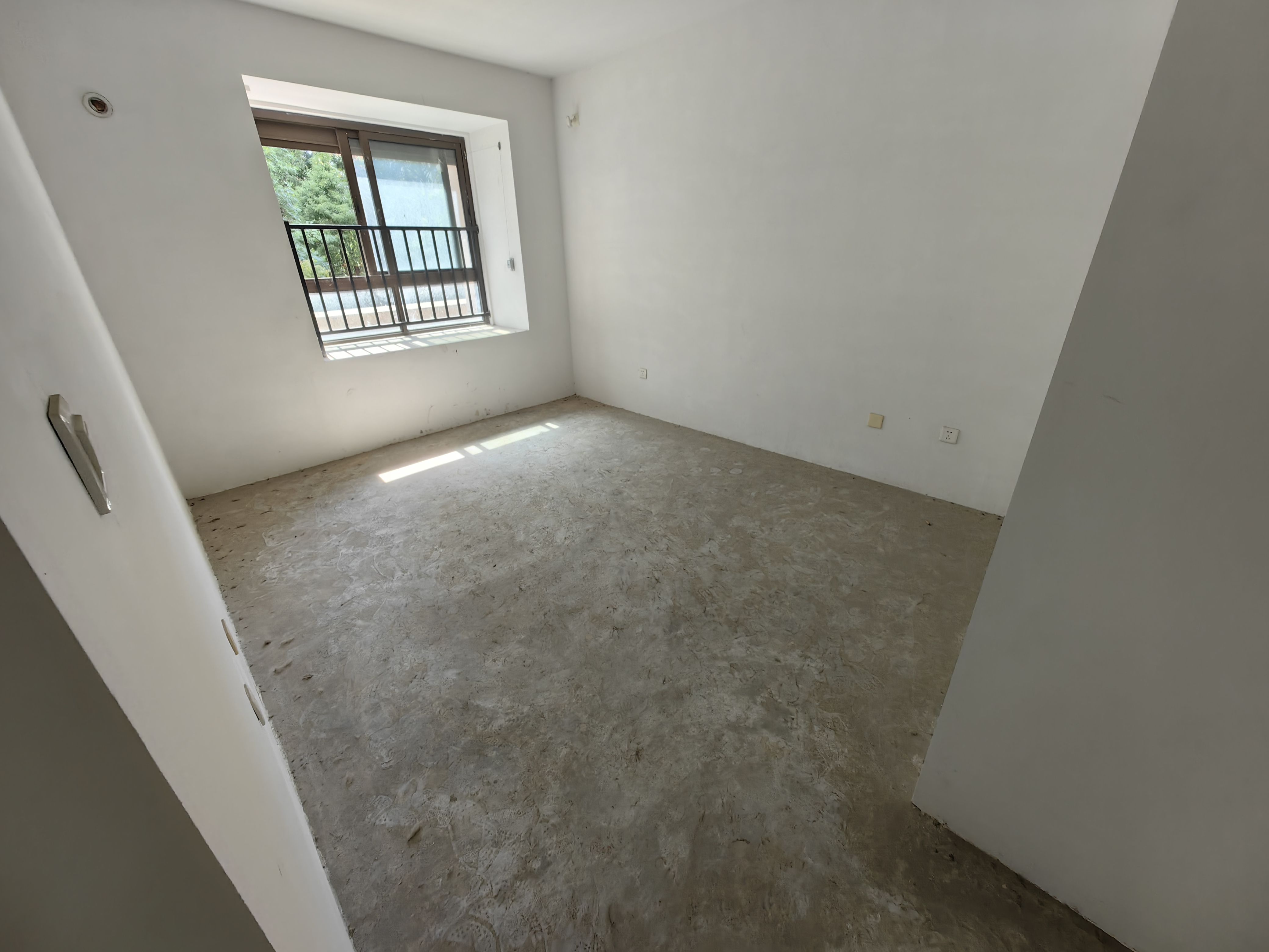 皇家花园北区 3室2厅2卫 117m²