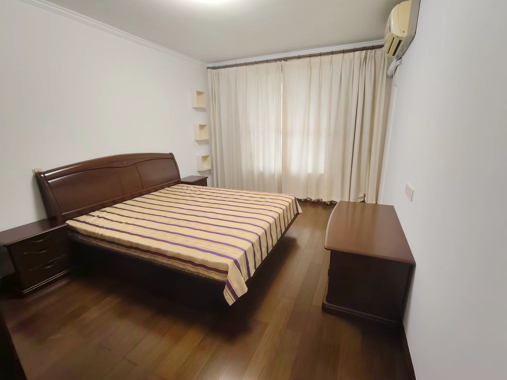 亚太苑 3室2厅2卫 140.5m&sup2;