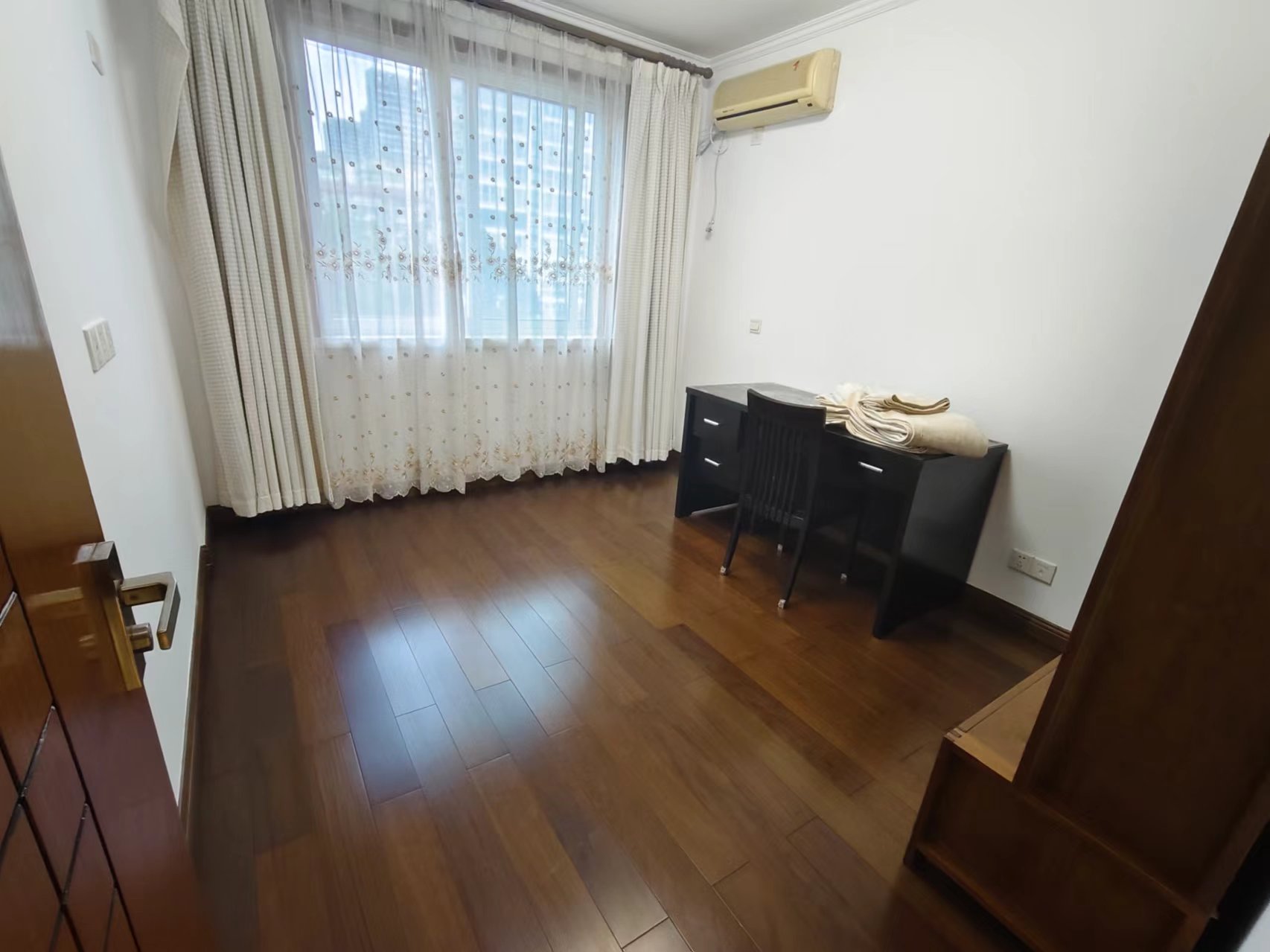 亚太苑 3室2厅2卫 140.5m&sup2;