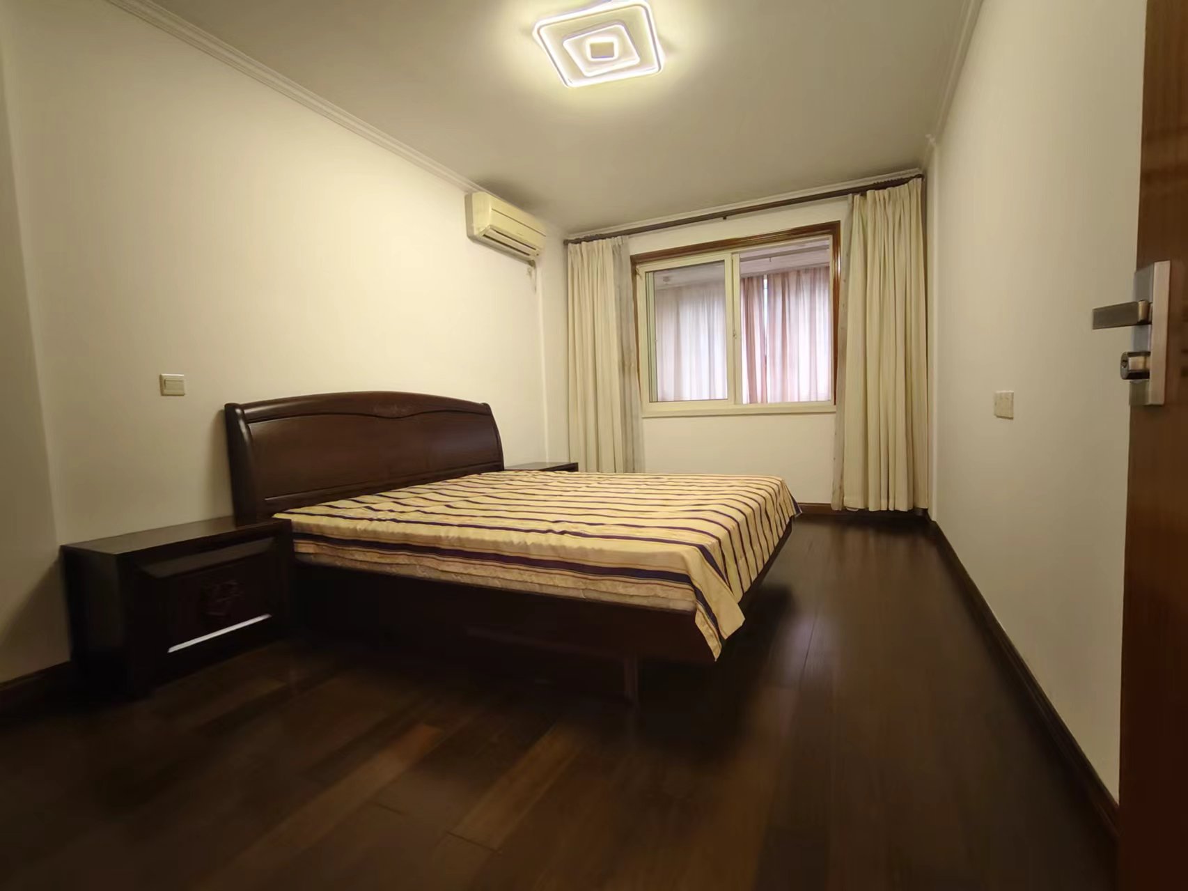 亚太苑 3室2厅2卫 140.5m&sup2;