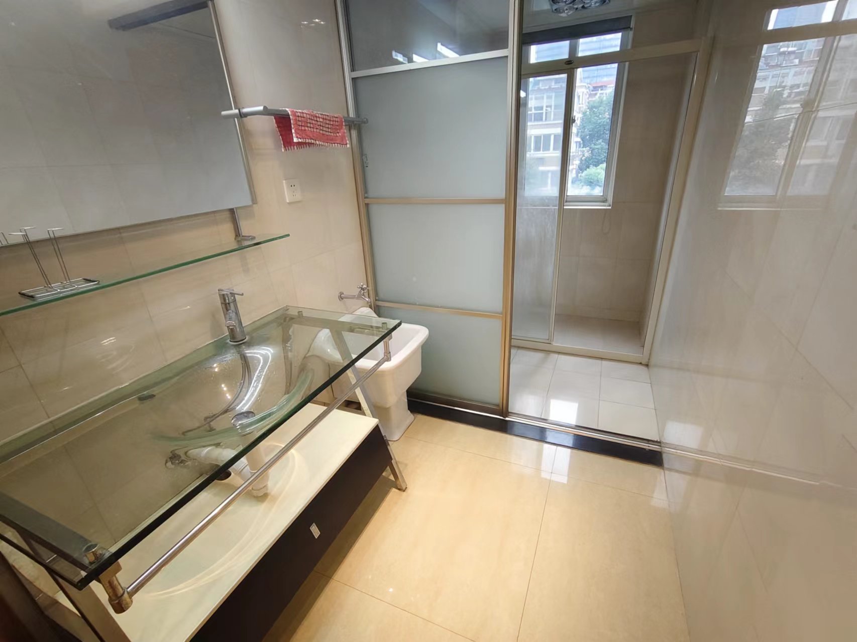 亚太苑 3室2厅2卫 140.5m&sup2;