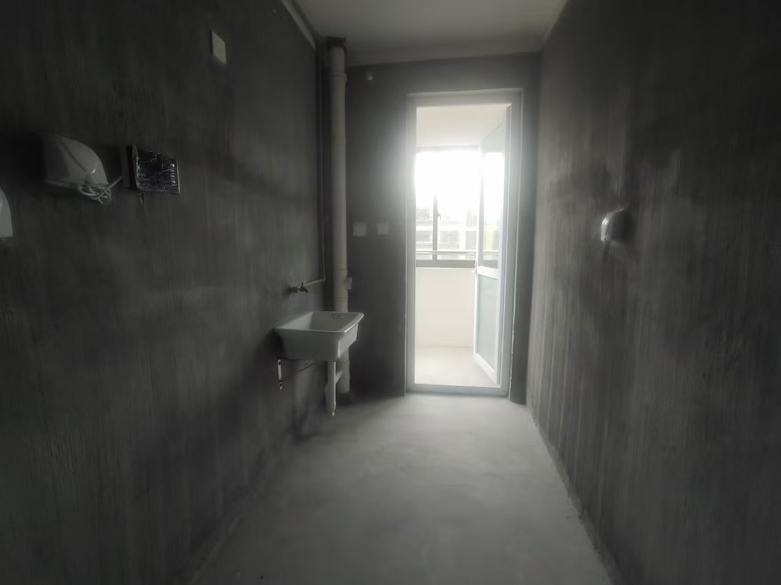 兴石花园 3室2厅1卫 114m&sup2;