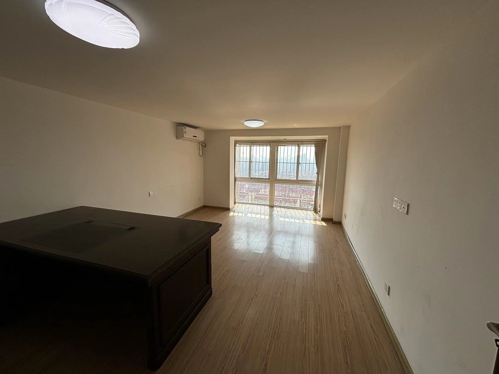 宏景大厦 1室厅卫 110m&sup2;