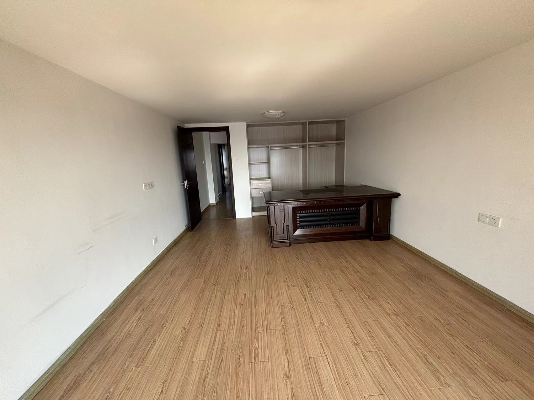 宏景大厦 1室厅卫 110m&sup2;