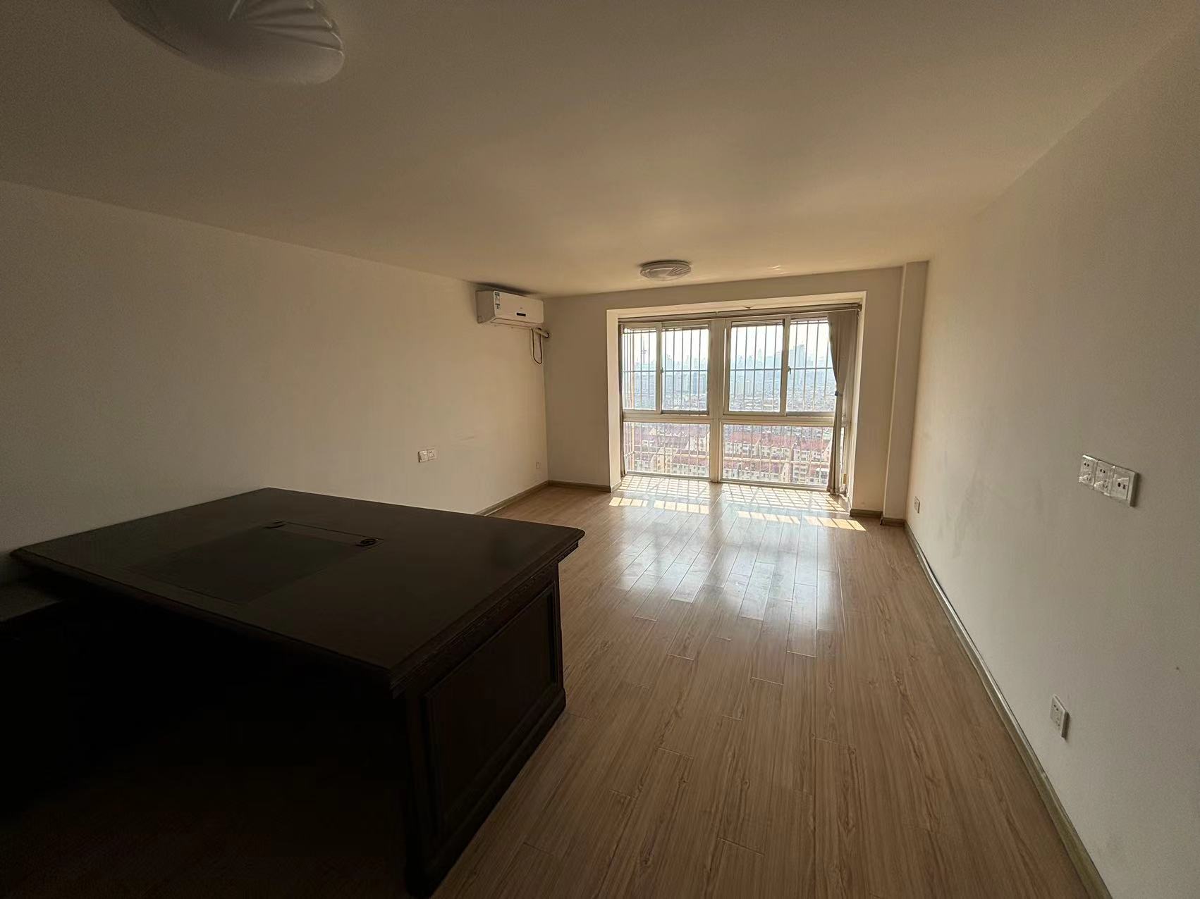 宏景大厦 1室厅卫 110m&sup2;