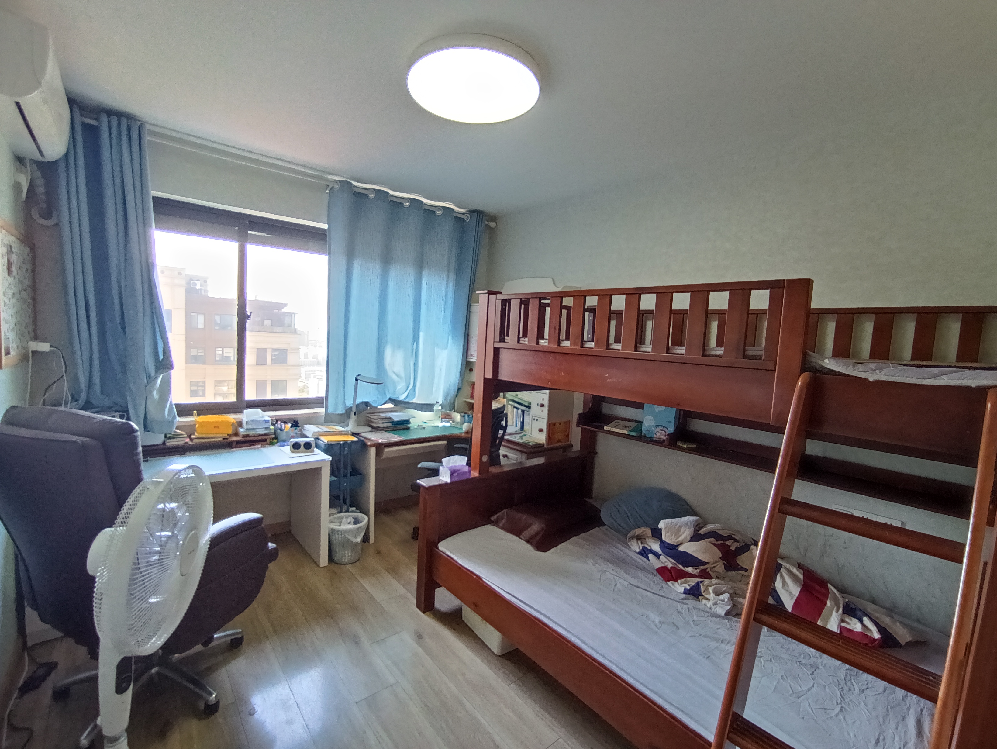 和融&bull;优山美地名邸 5室3厅2卫 249.00m&sup2;
