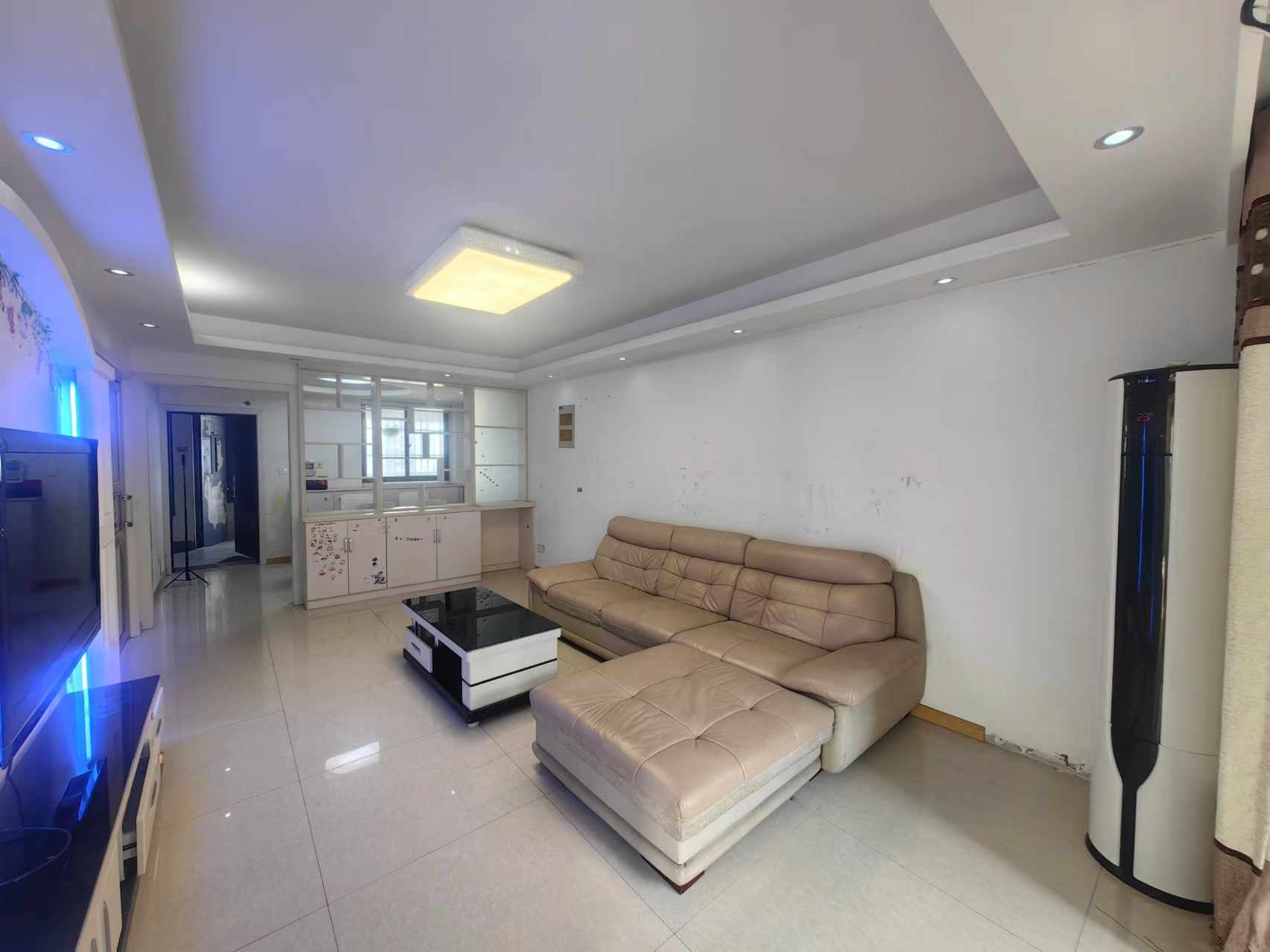 万通城 2室2厅1卫 92m²