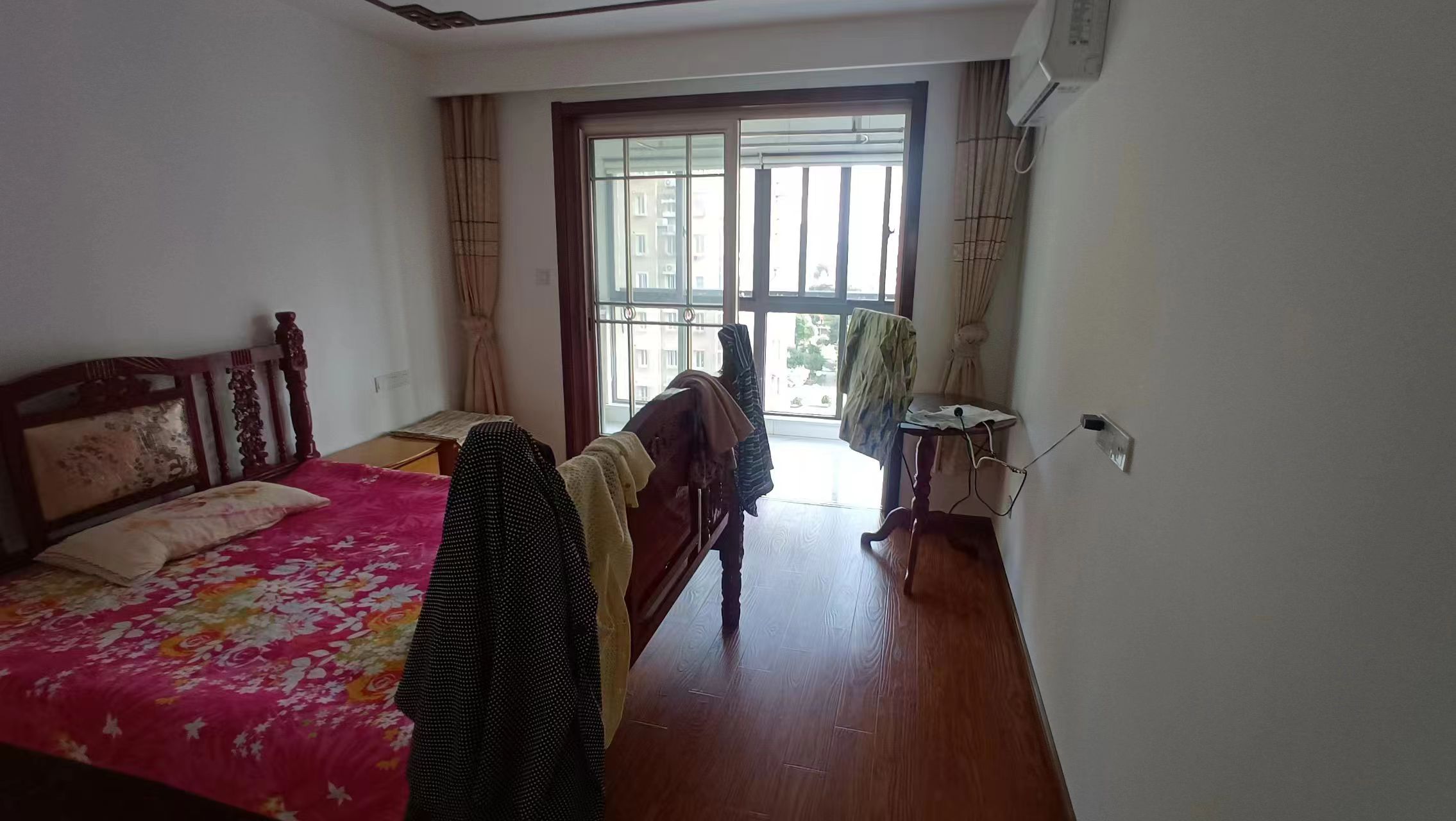 外滩花苑 1室1厅1卫 60.98m²