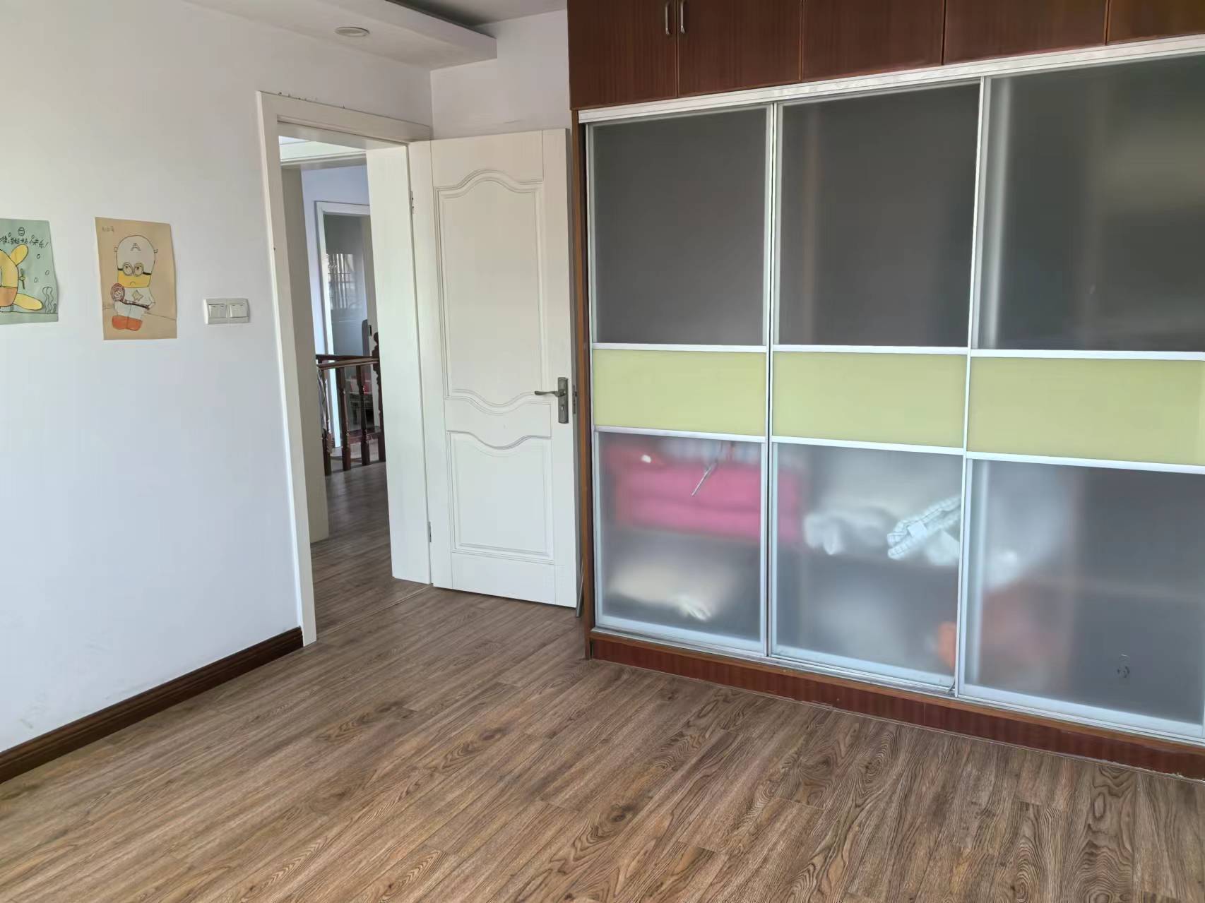 前景花苑 5室2厅2卫 183m&sup2;