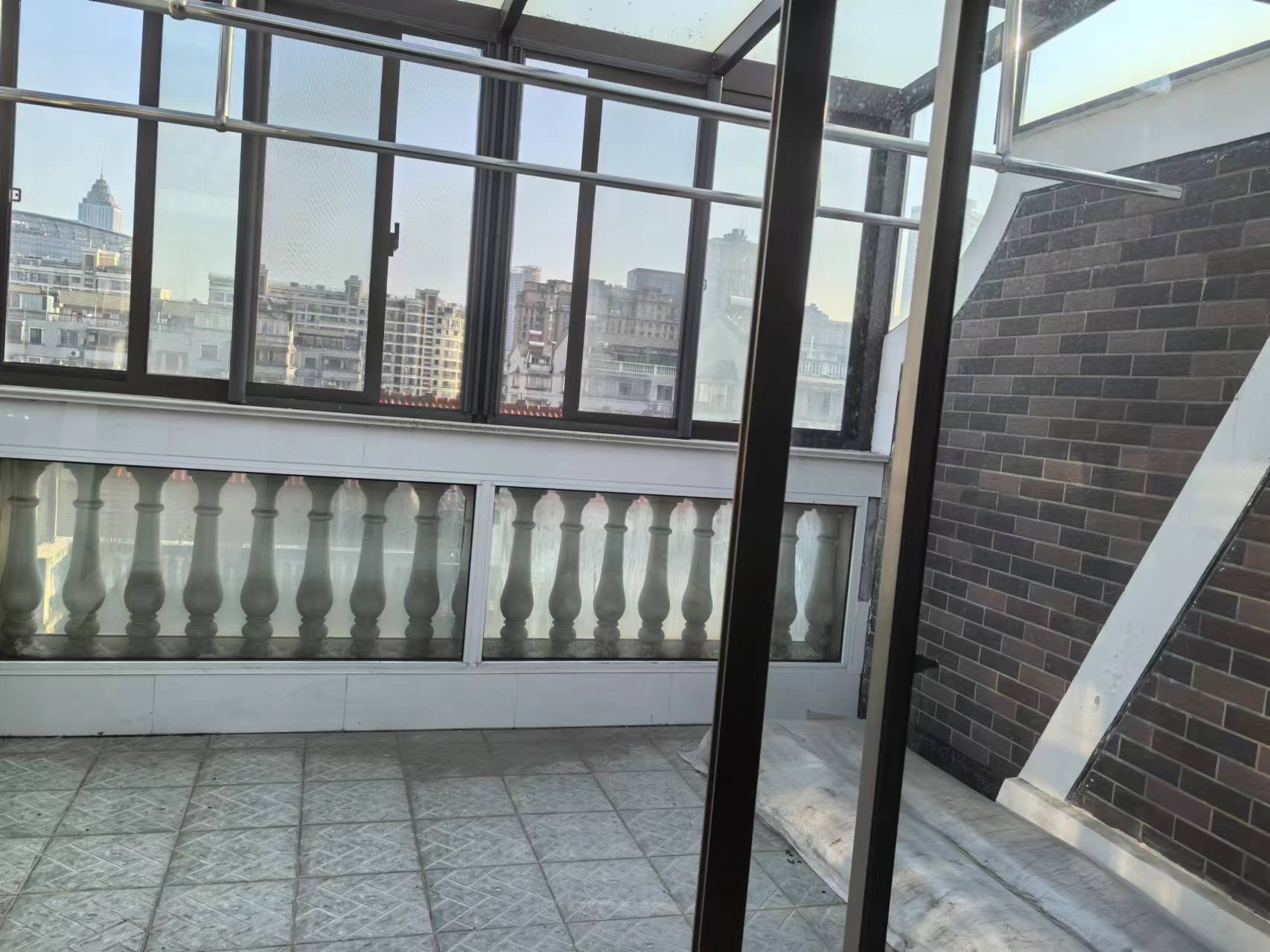 前景花苑 5室2厅2卫 183m&sup2;