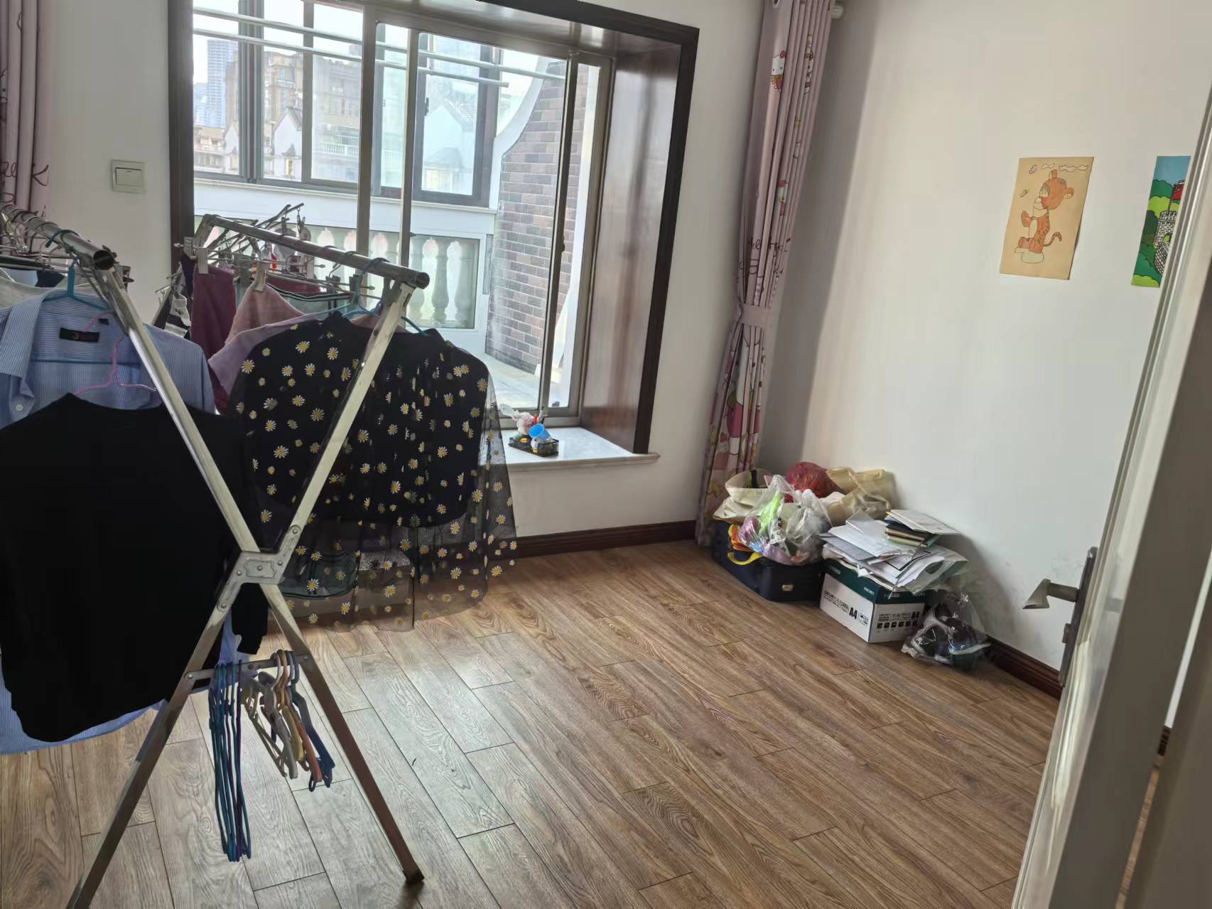 前景花苑 5室2厅2卫 183m&sup2;