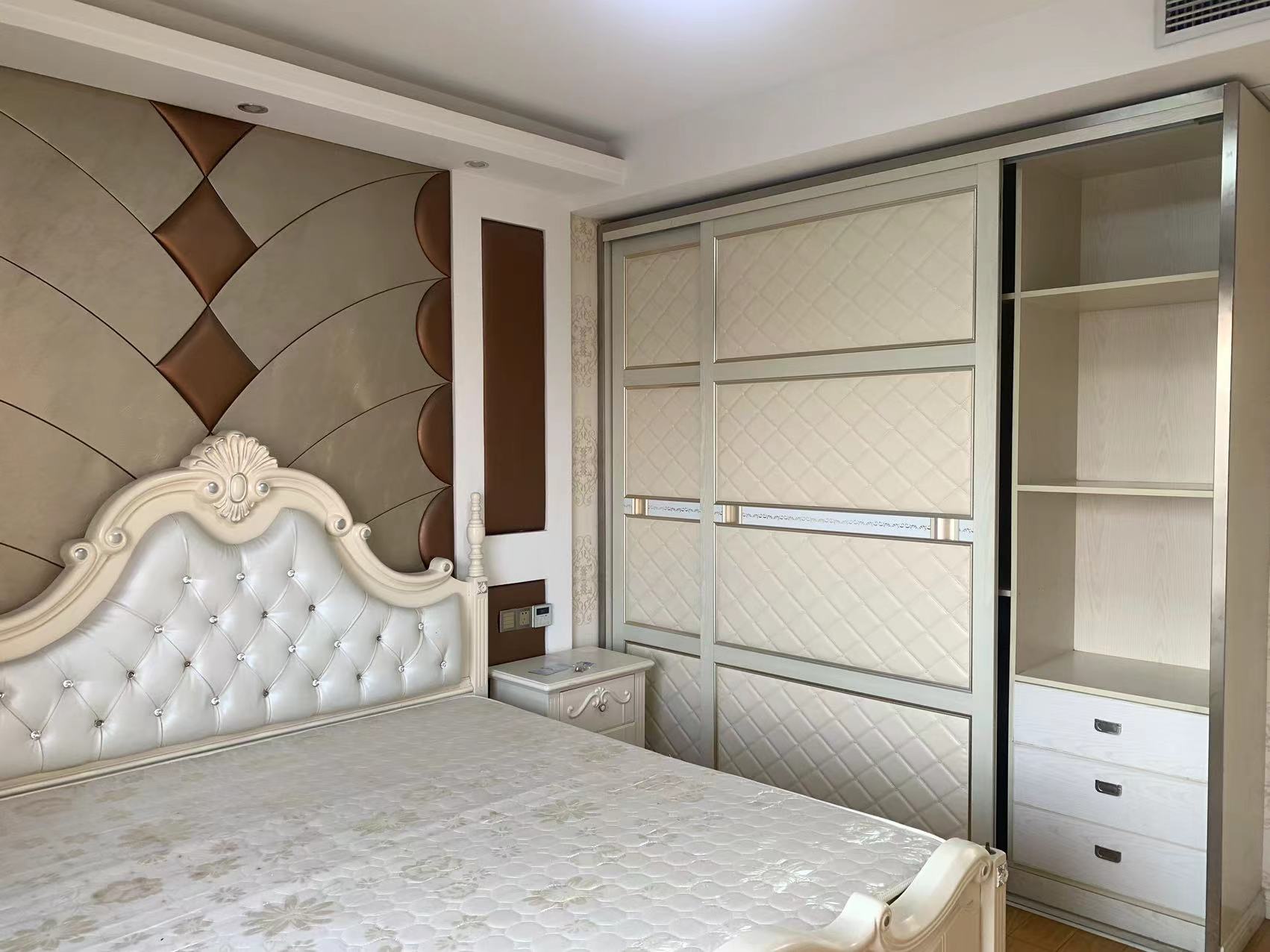 未来锦城 2室2厅1卫 88m²