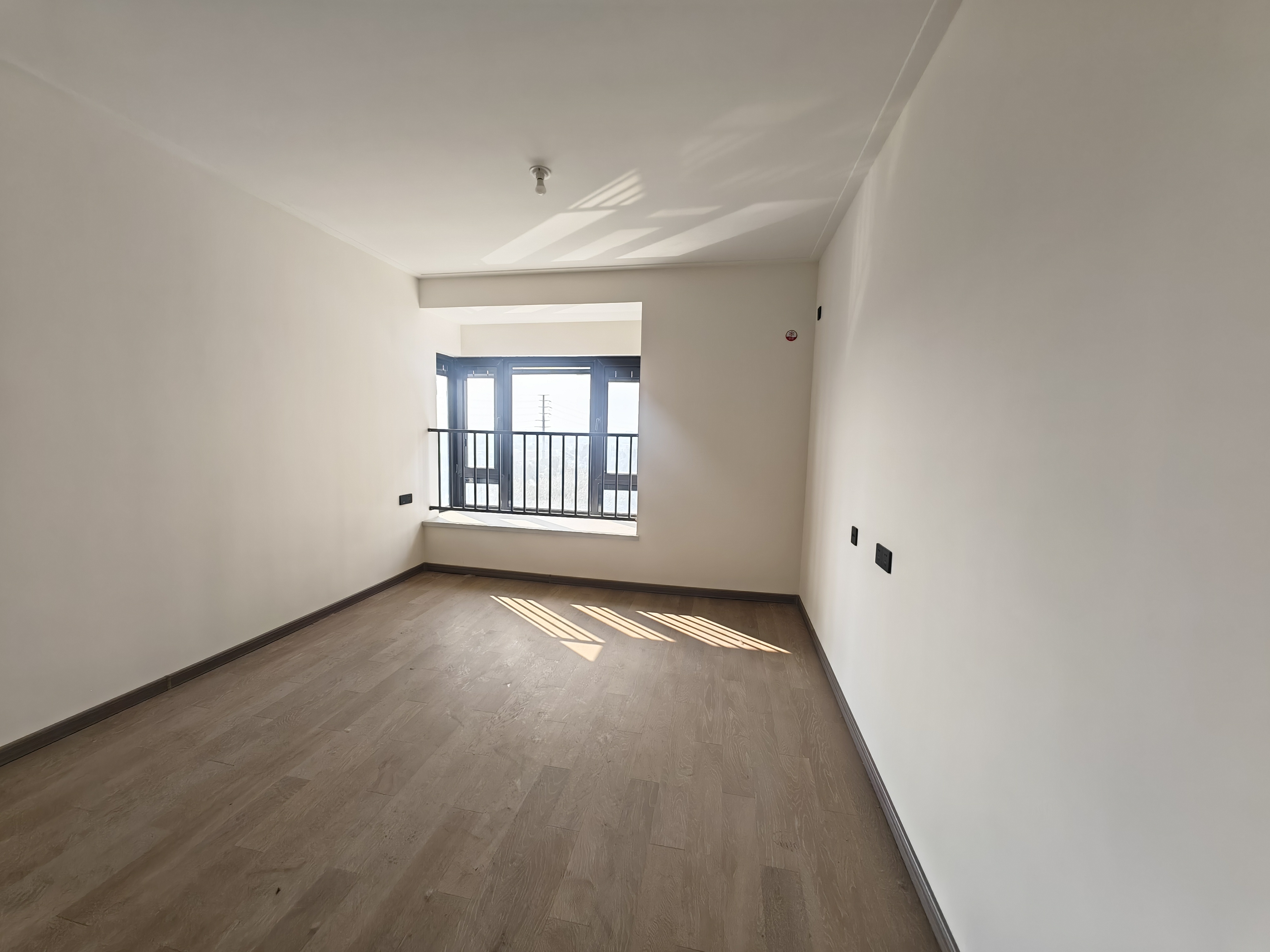 湖山源著 3室2厅2卫 127m²