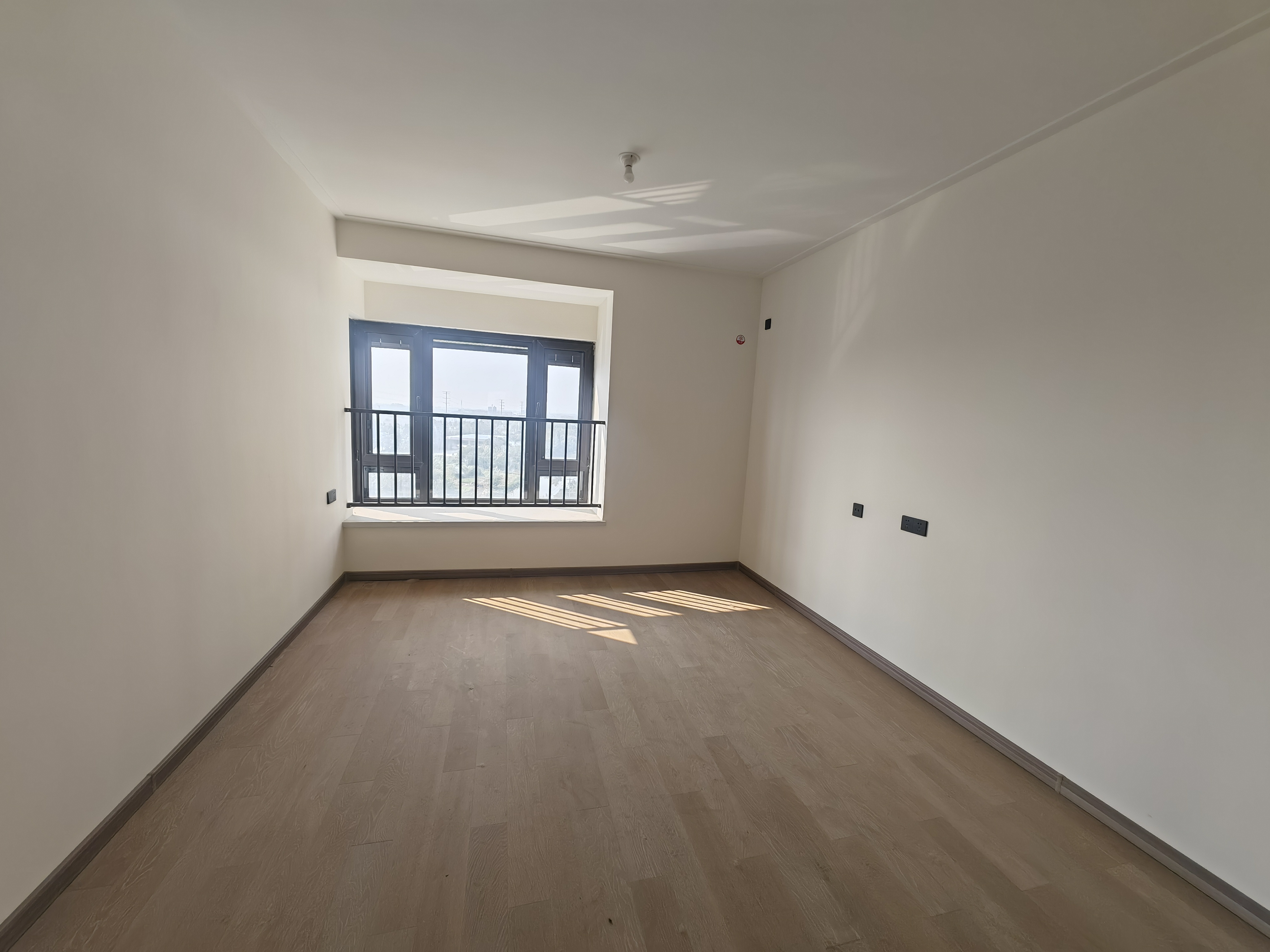 湖山源著 3室2厅2卫 127m²