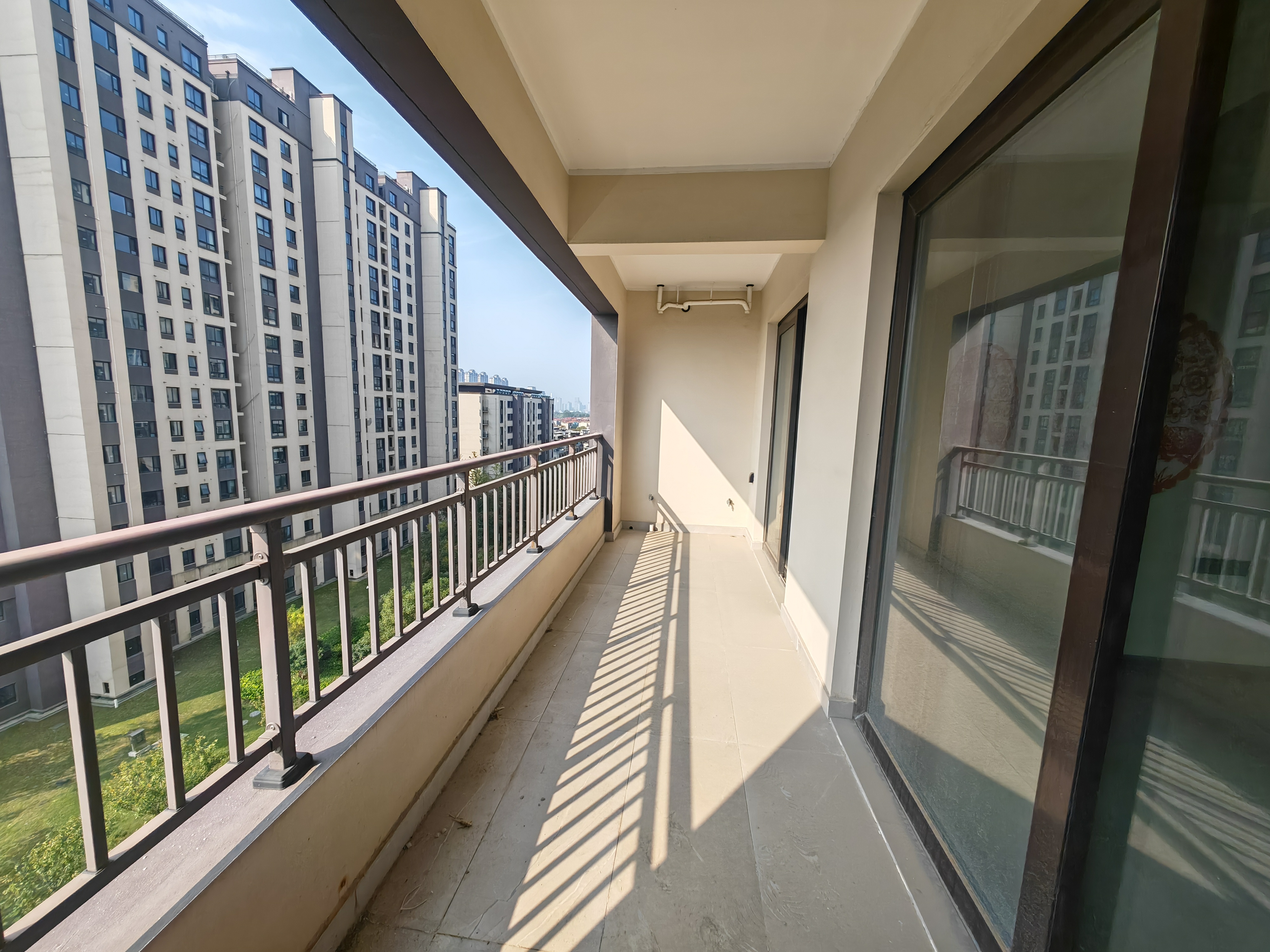 湖山源著 3室2厅2卫 127m²