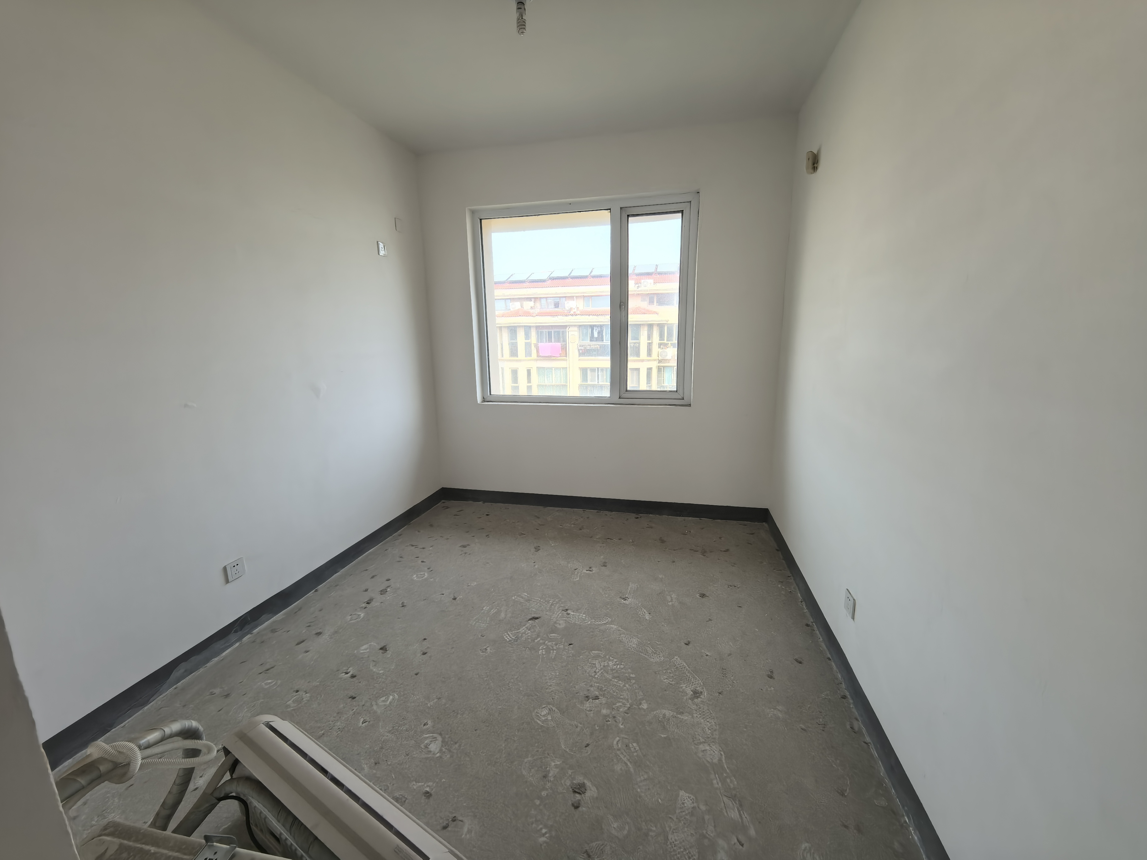 军山花园 5室2厅3卫 241.56m&sup2;