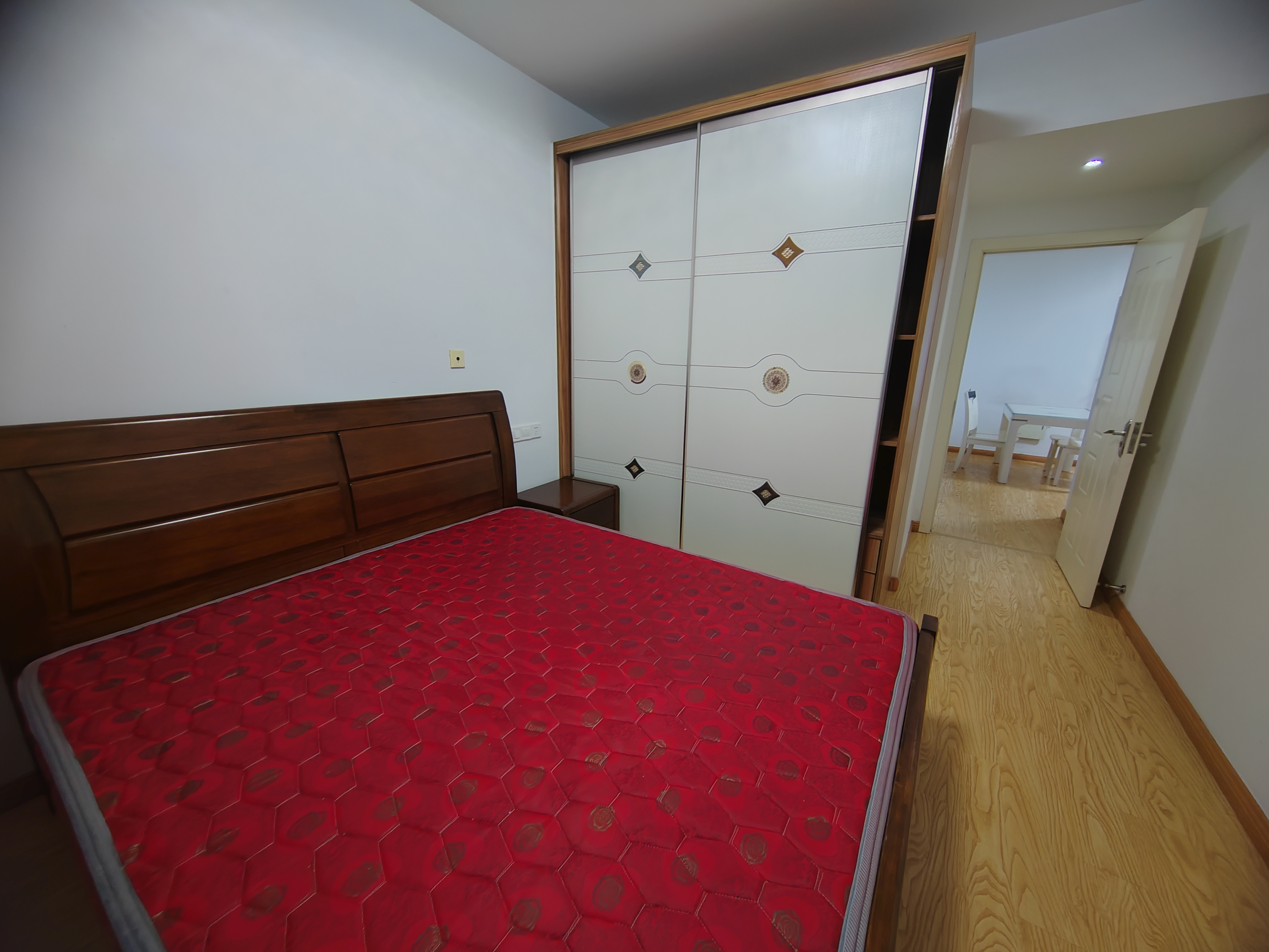华强城一期 2室2厅1卫 86m&sup2;