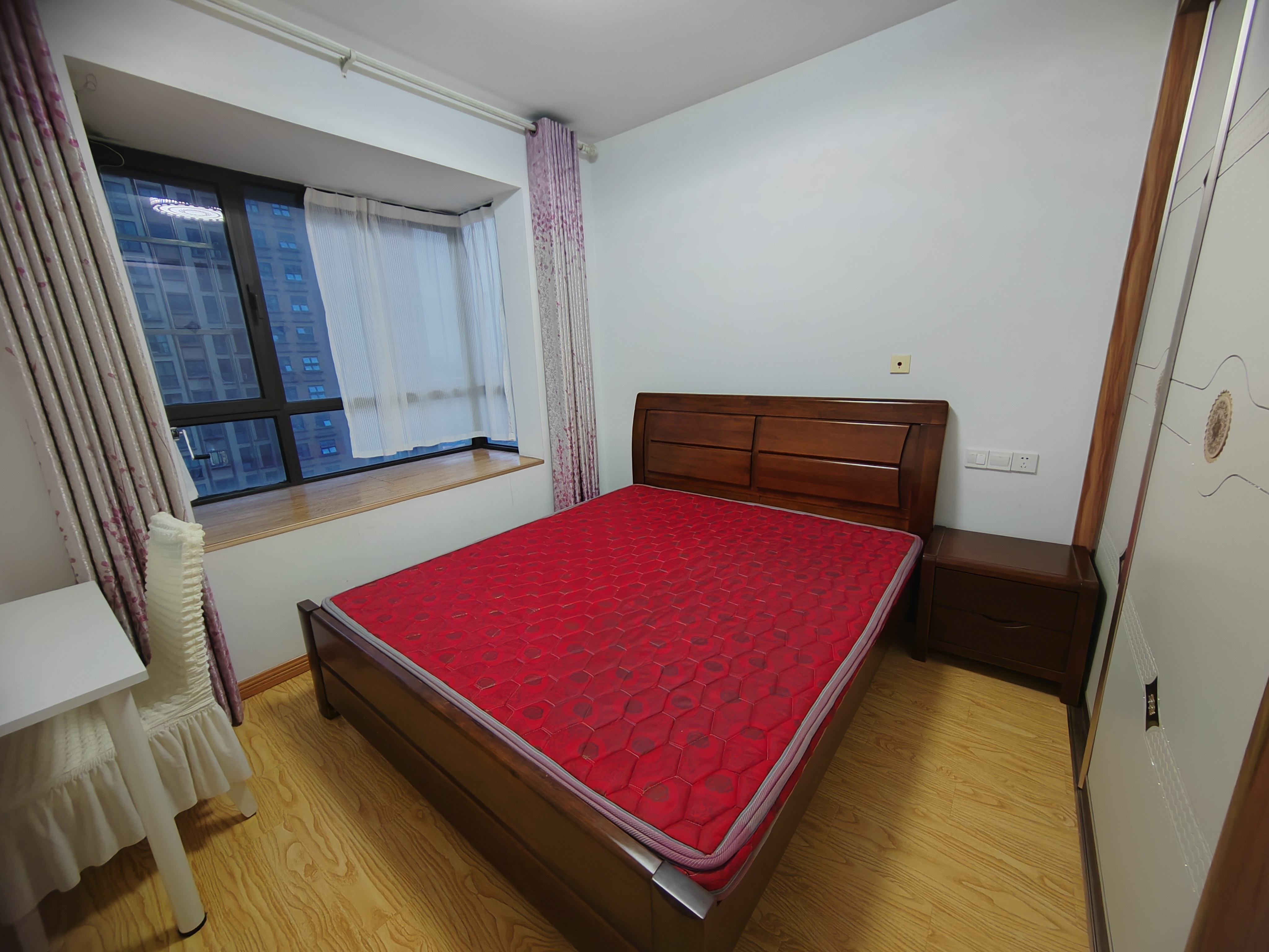 华强城一期 2室2厅1卫 86m&sup2;