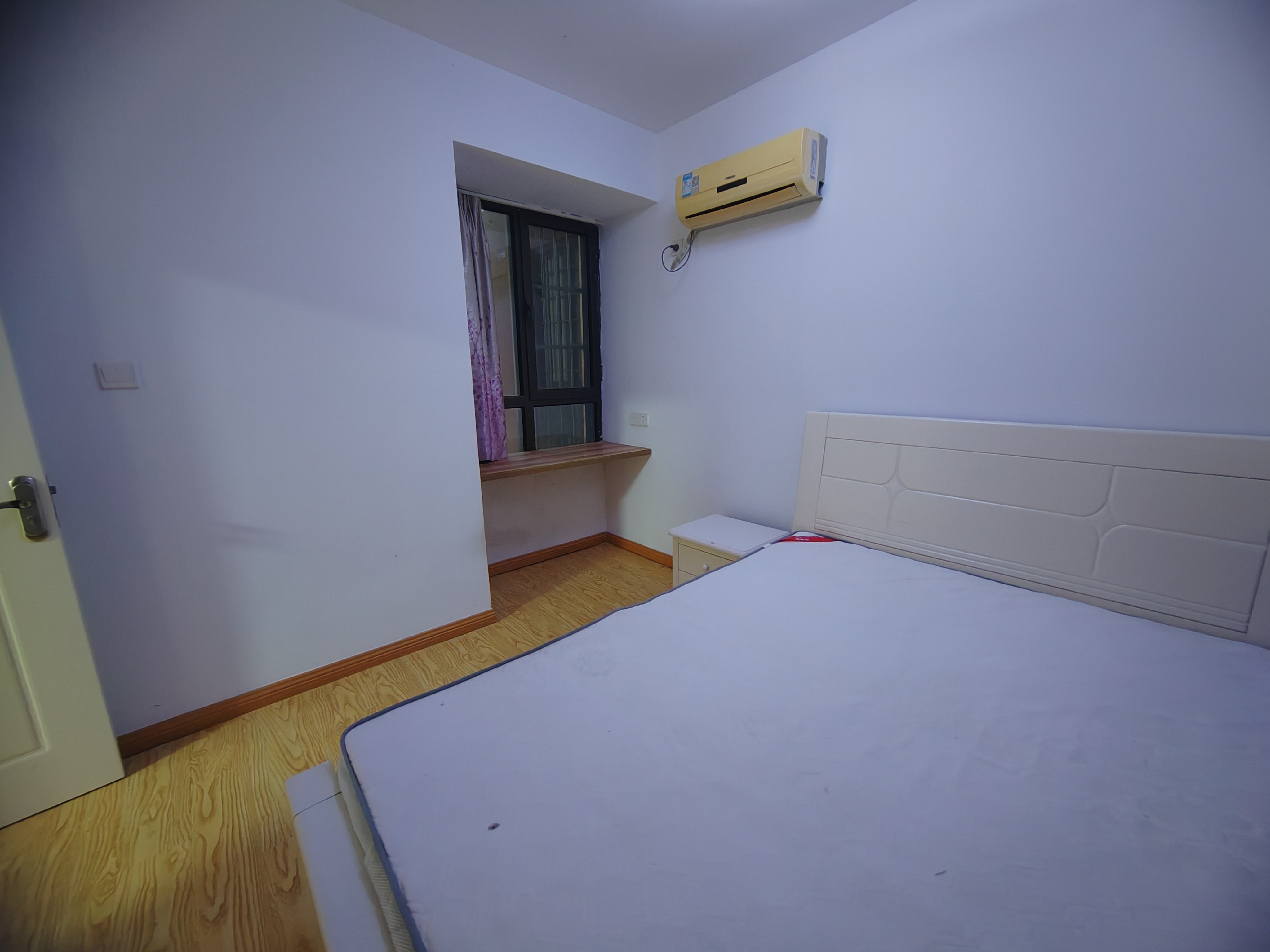 华强城一期 2室2厅1卫 86m&sup2;