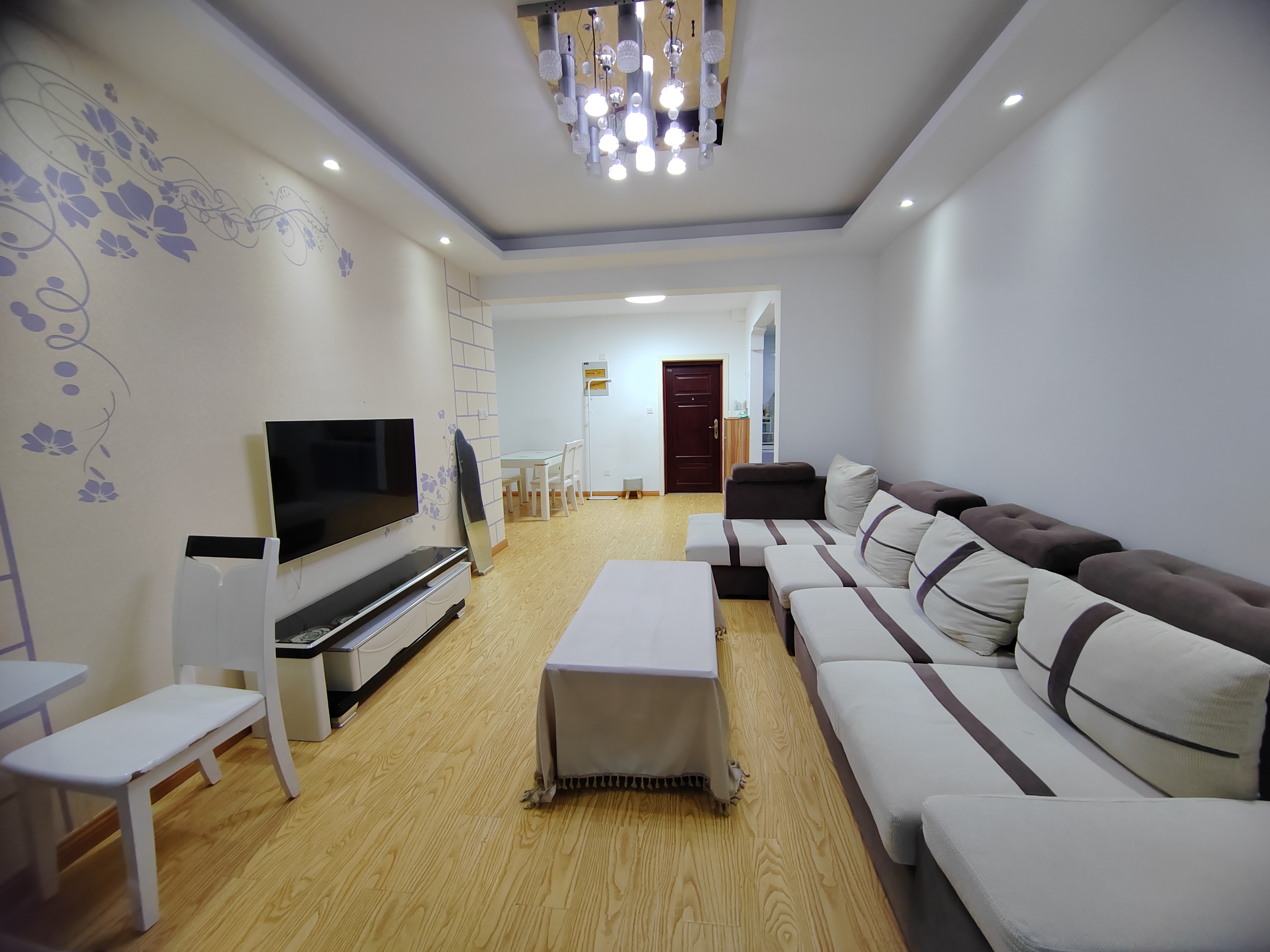 华强城一期 2室2厅1卫 86m&sup2;