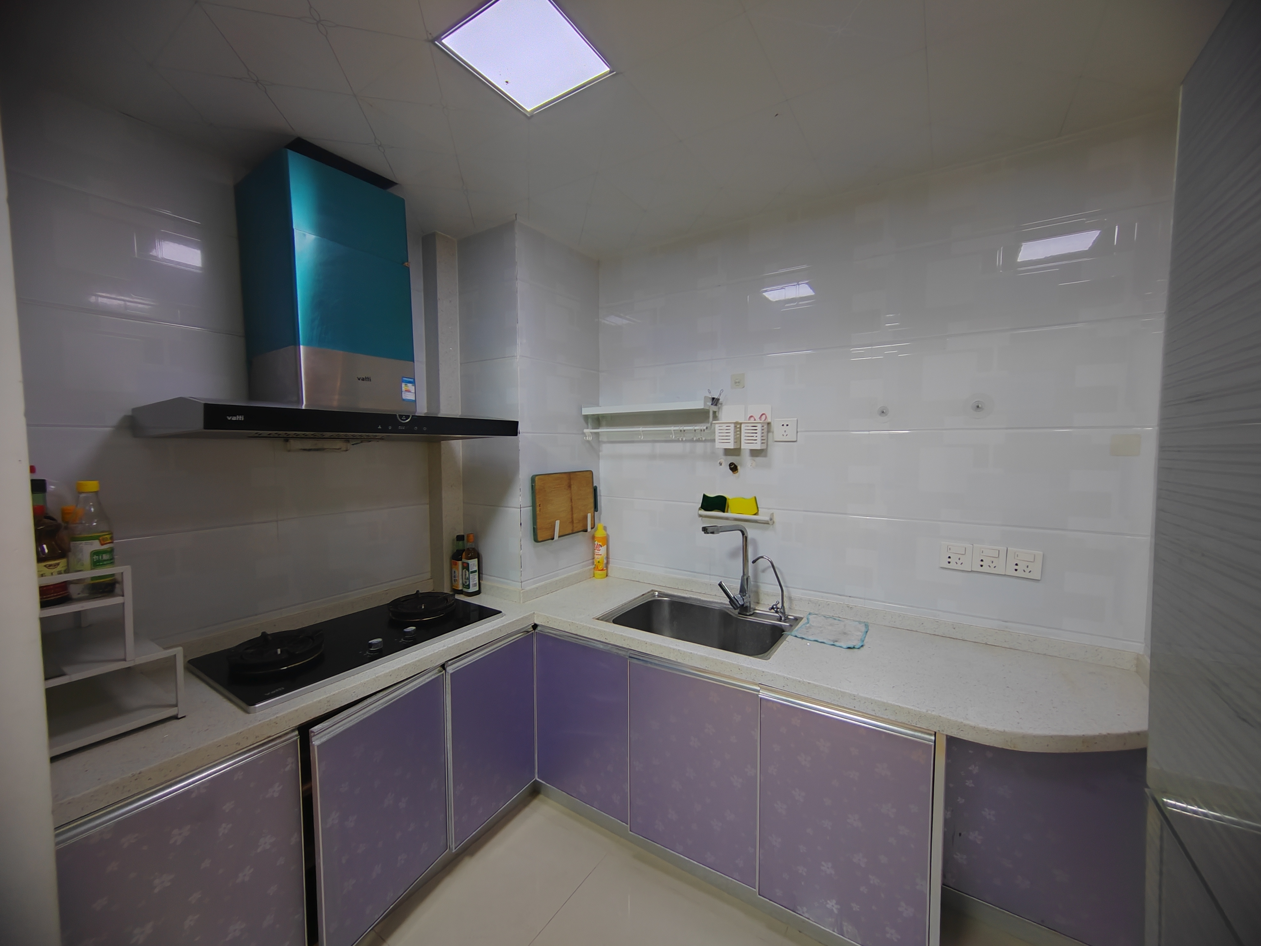 华强城一期 2室2厅1卫 86m&sup2;