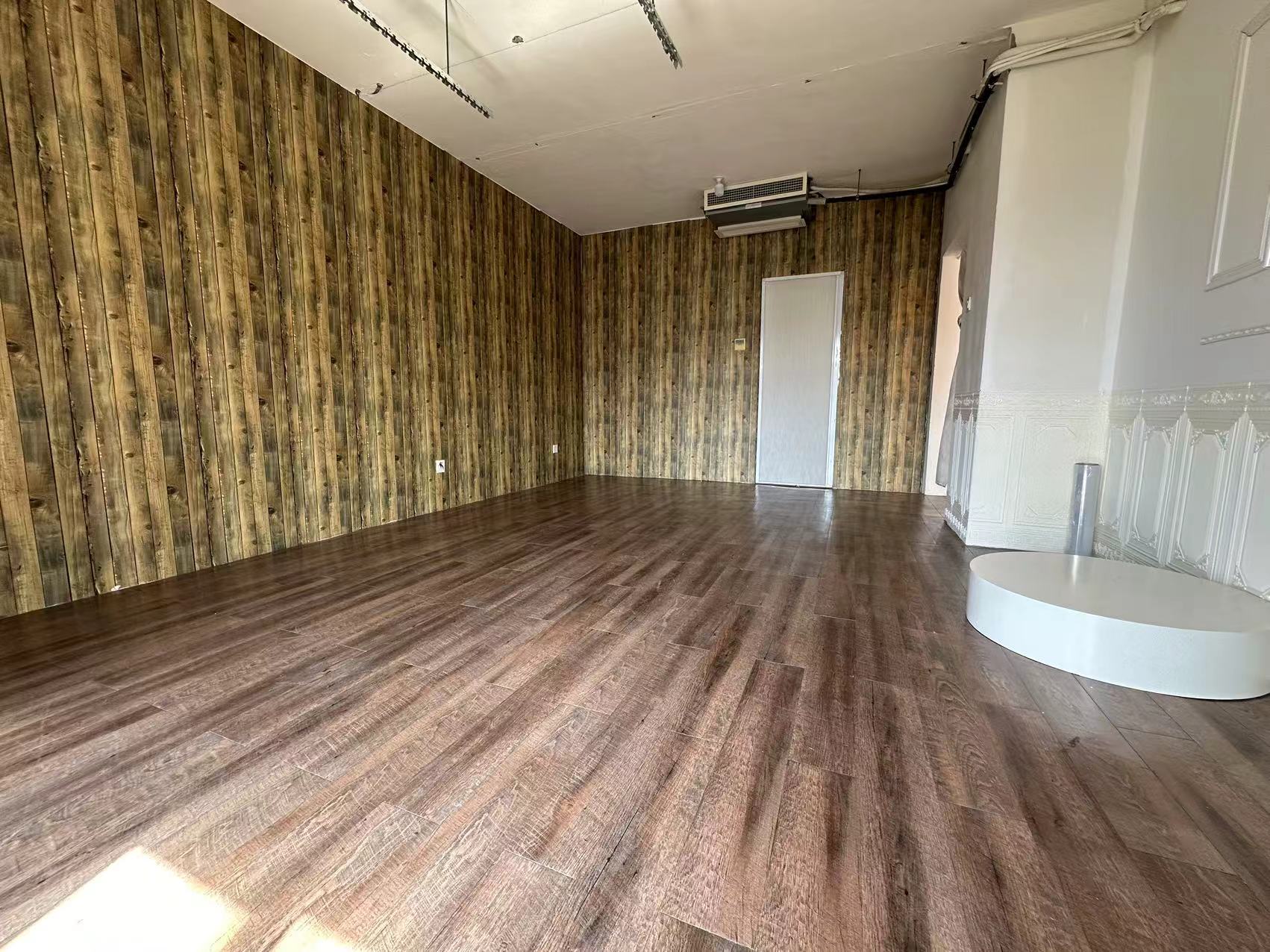 军山花园 6室3厅2卫 261.00m&sup2;