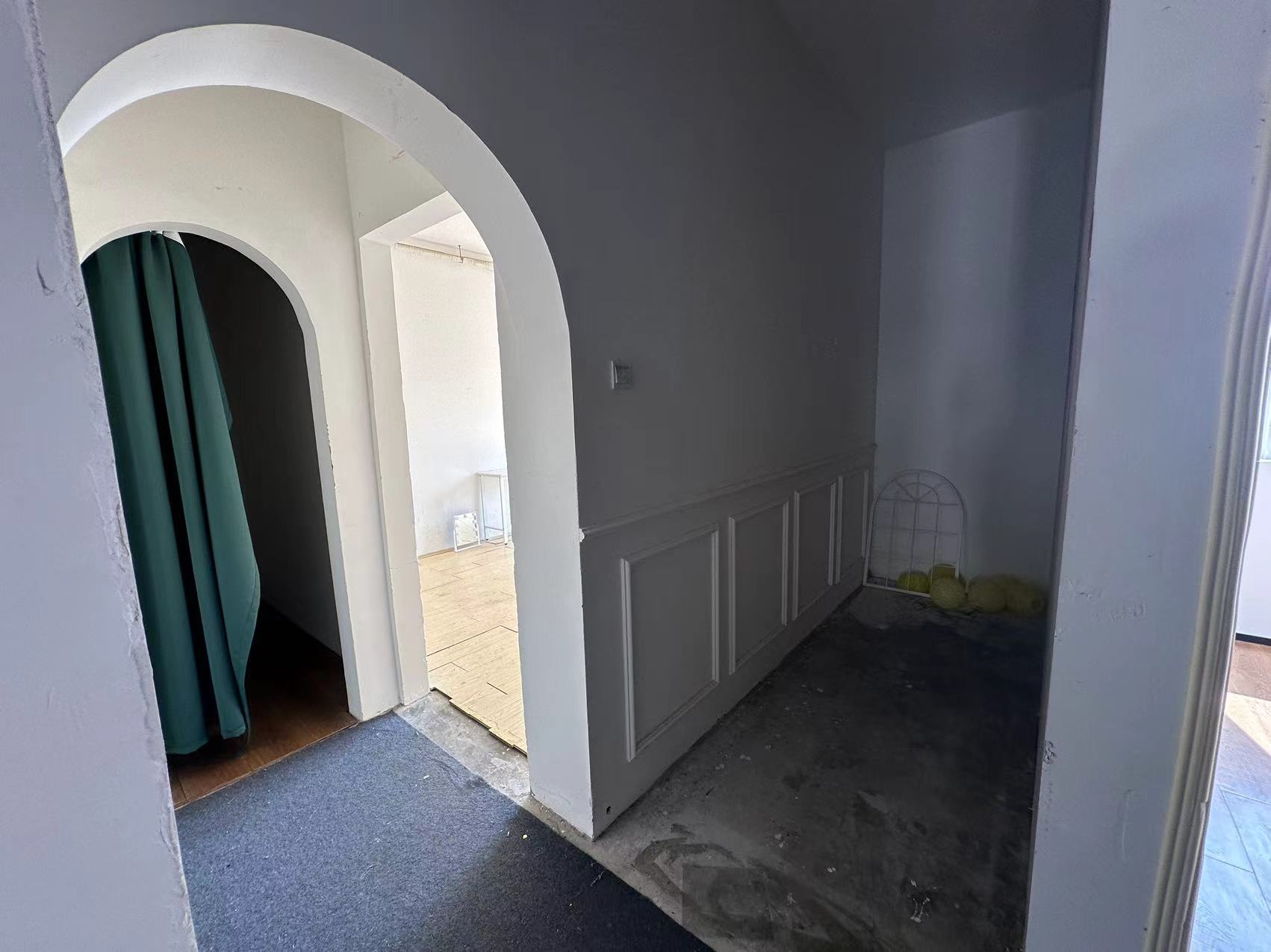 军山花园 6室3厅2卫 261.00m&sup2;