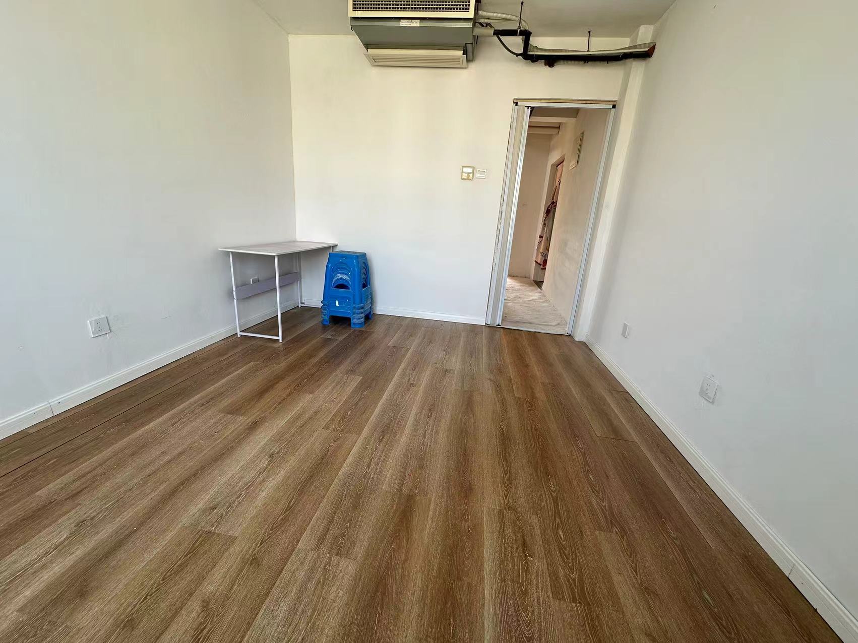 军山花园 6室3厅2卫 261.00m&sup2;
