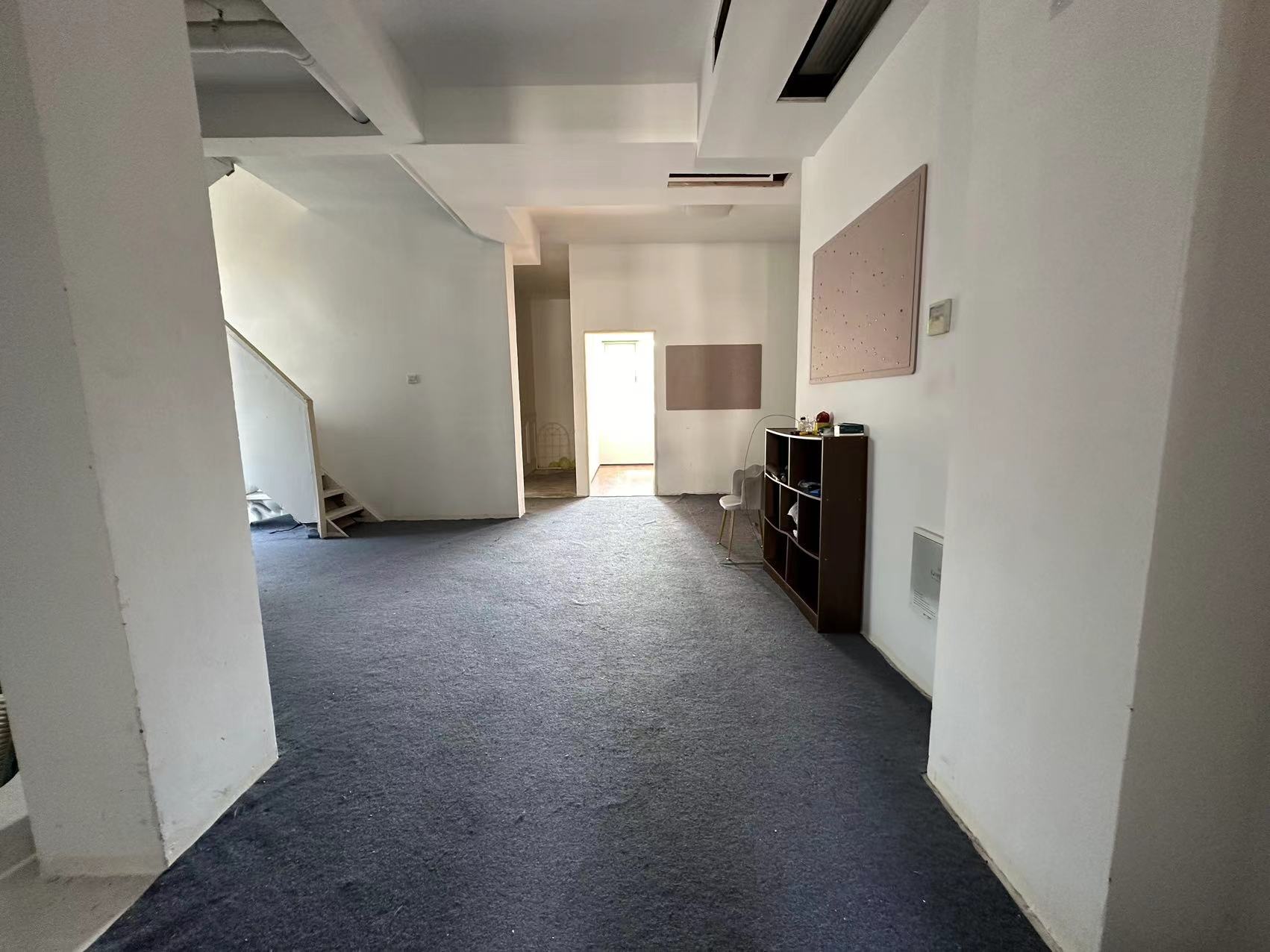 军山花园 6室3厅2卫 261.00m&sup2;
