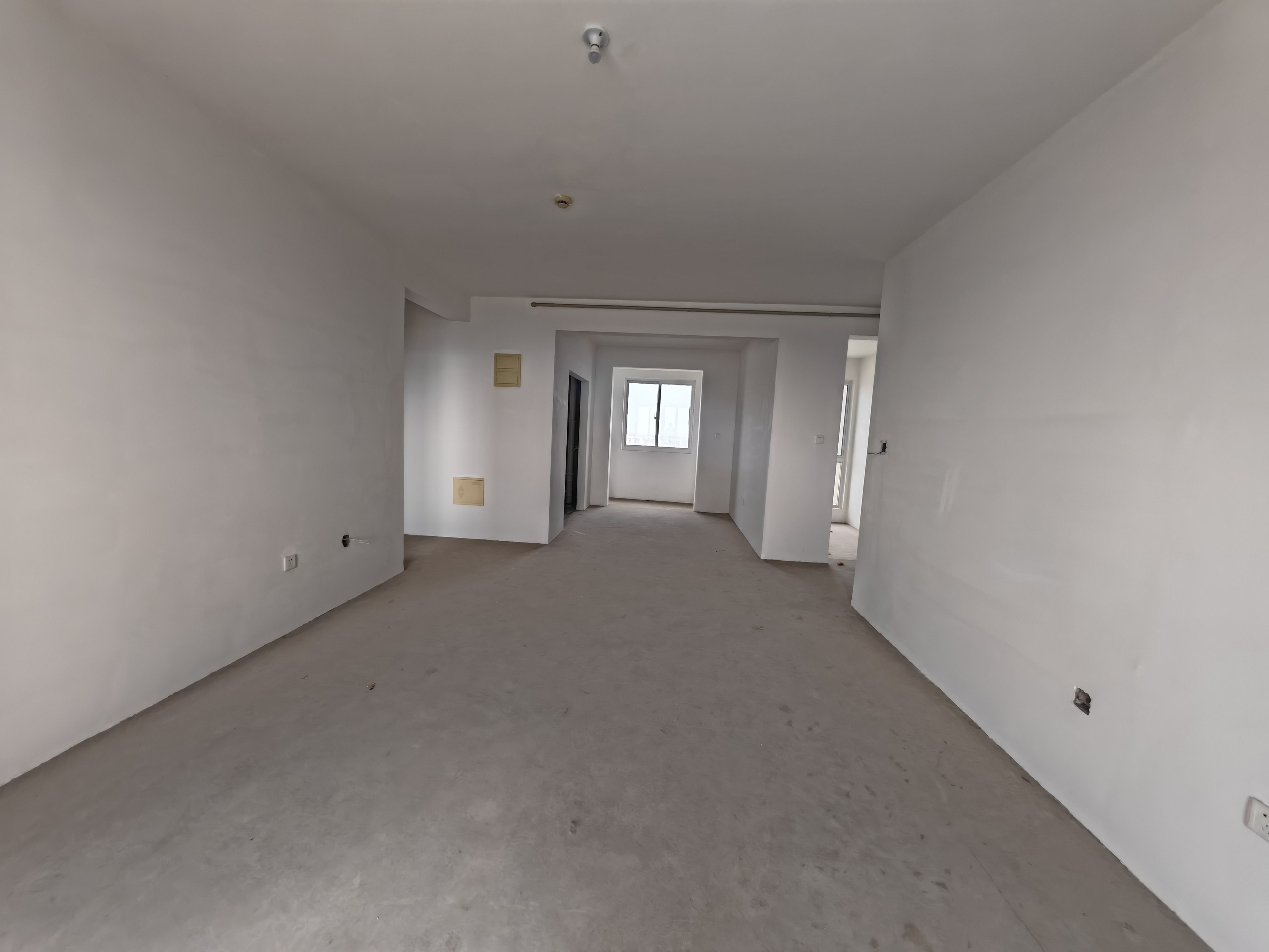 湖滨华庭 4室2厅2卫 143m²