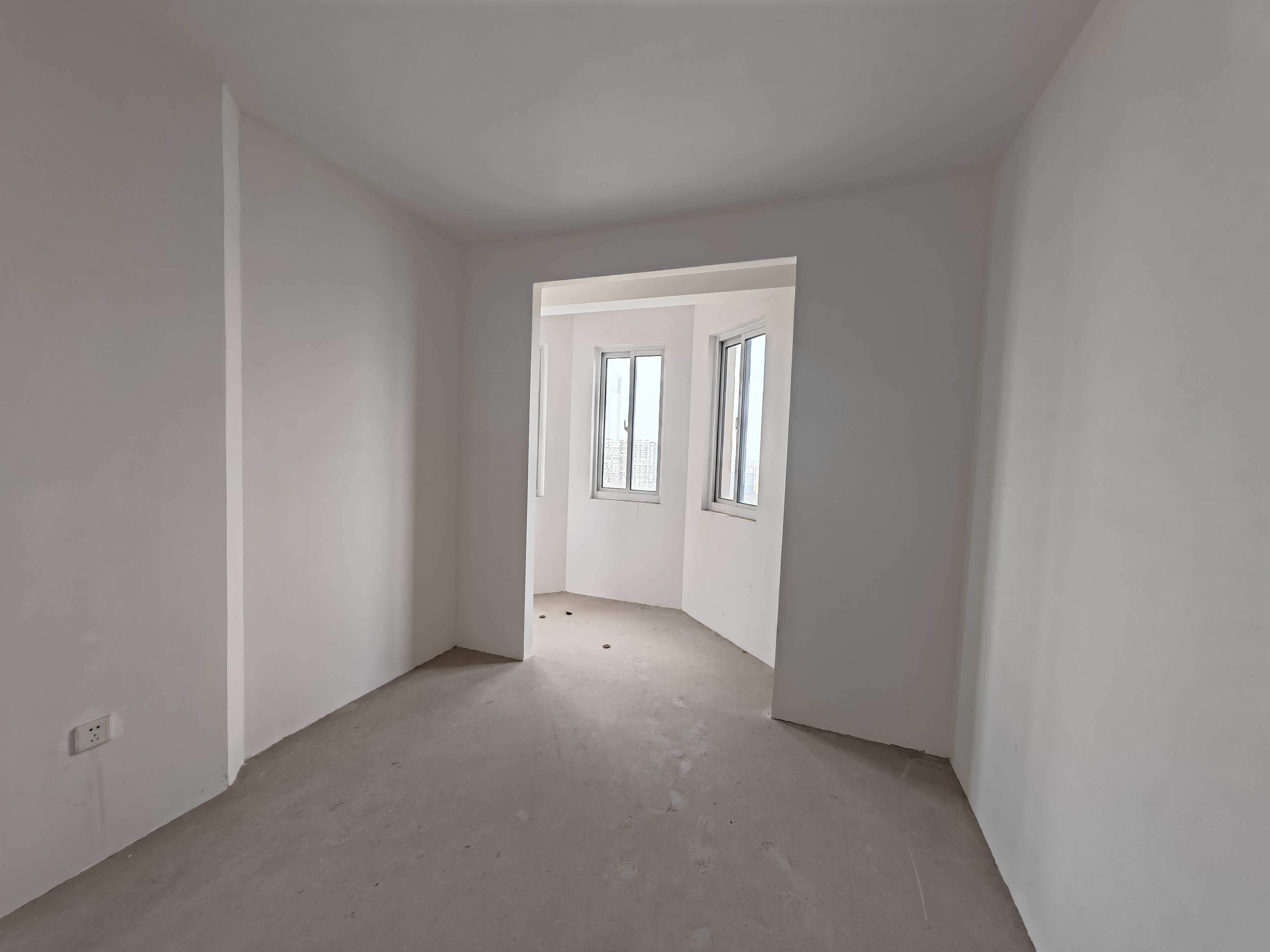 湖滨华庭 4室2厅2卫 143m&sup2;