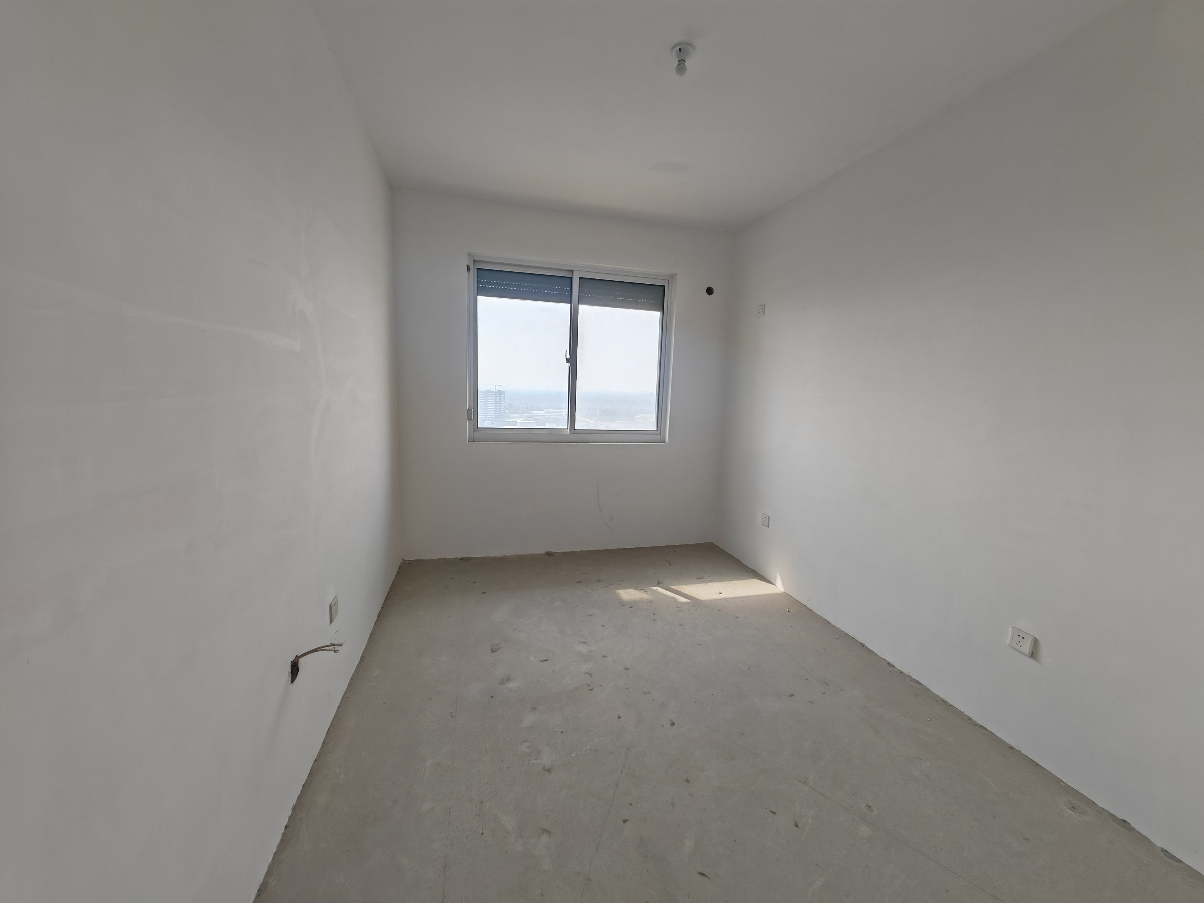 湖滨华庭 4室2厅2卫 143m&sup2;