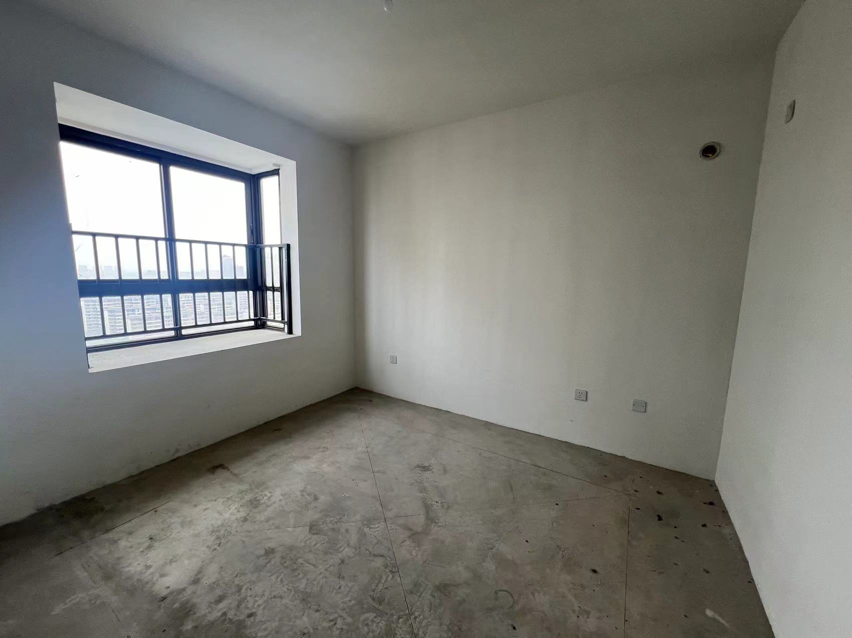 皇家花园北区 3室2厅1卫 119m&sup2;