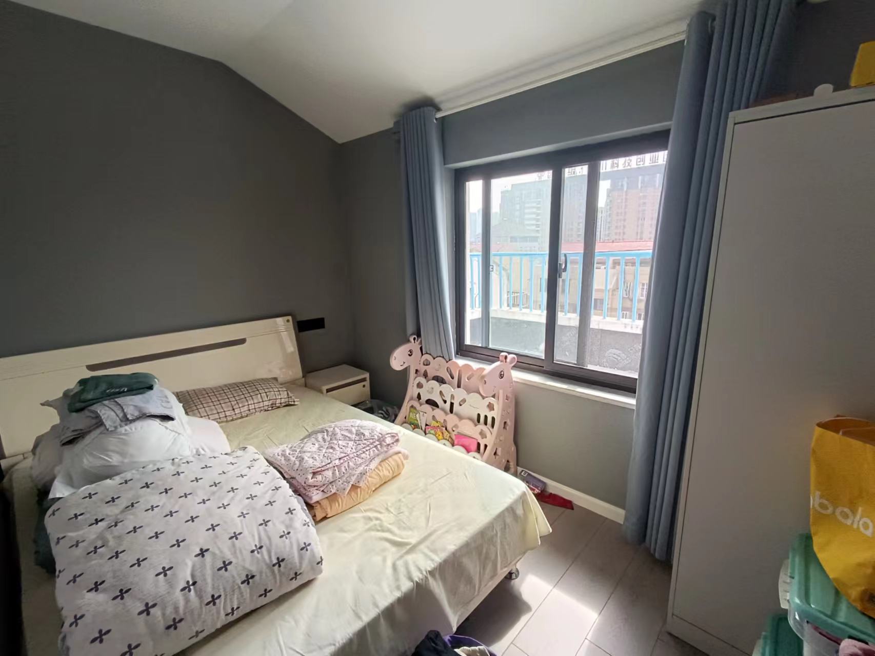 海港新村 4室2厅2卫 85.59m&sup2;